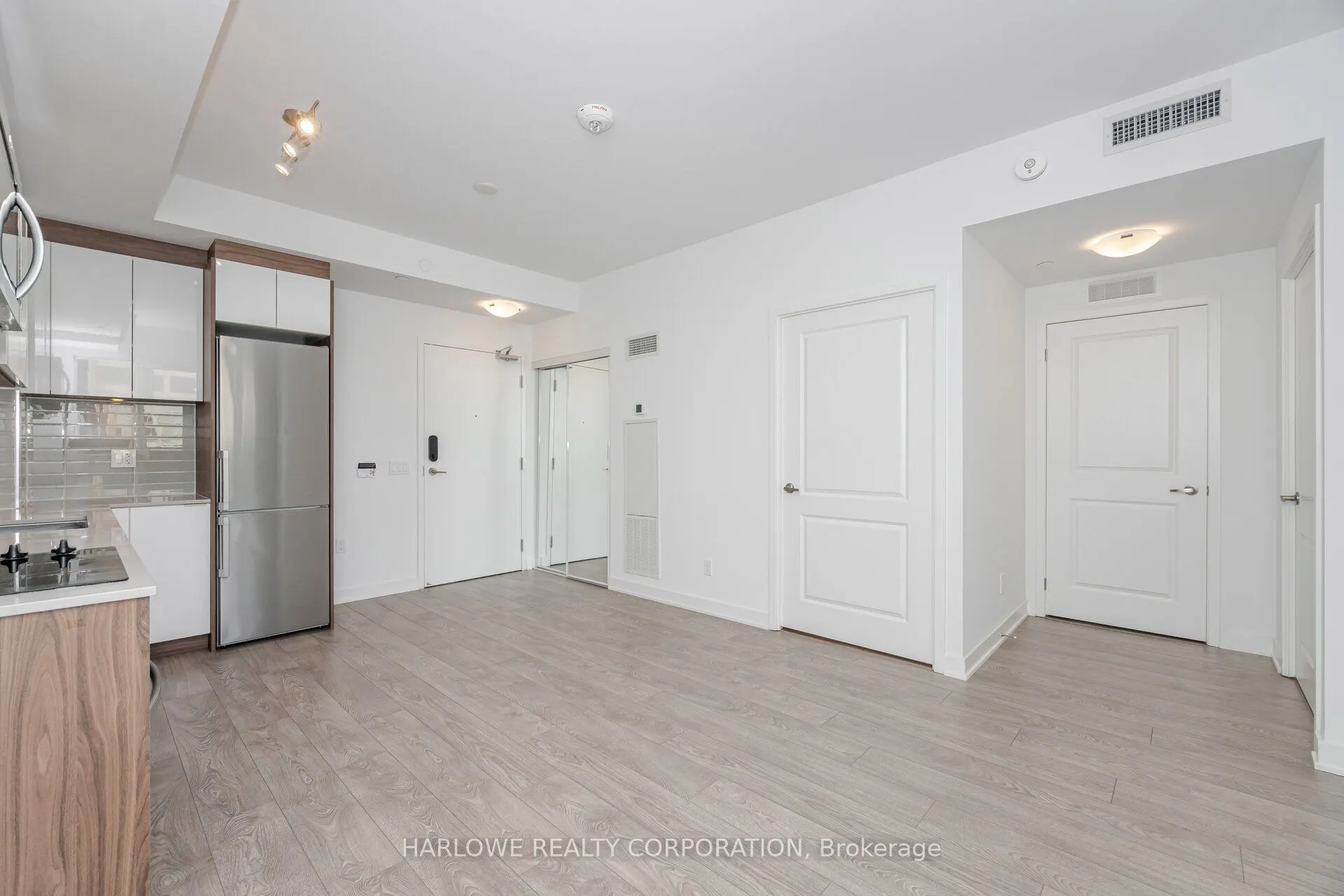 543 Richmond Street W, #614