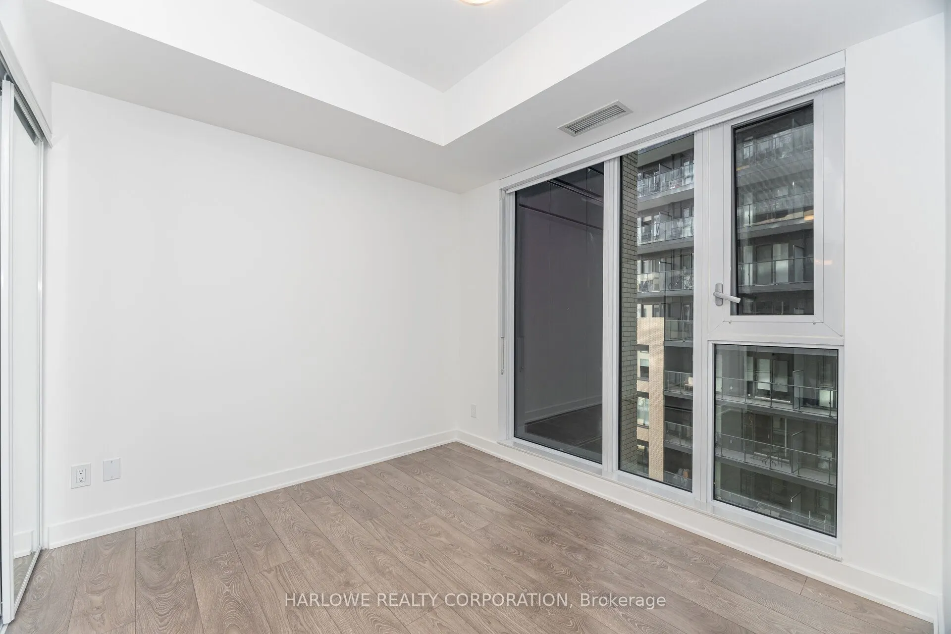 543 Richmond Street W, #815