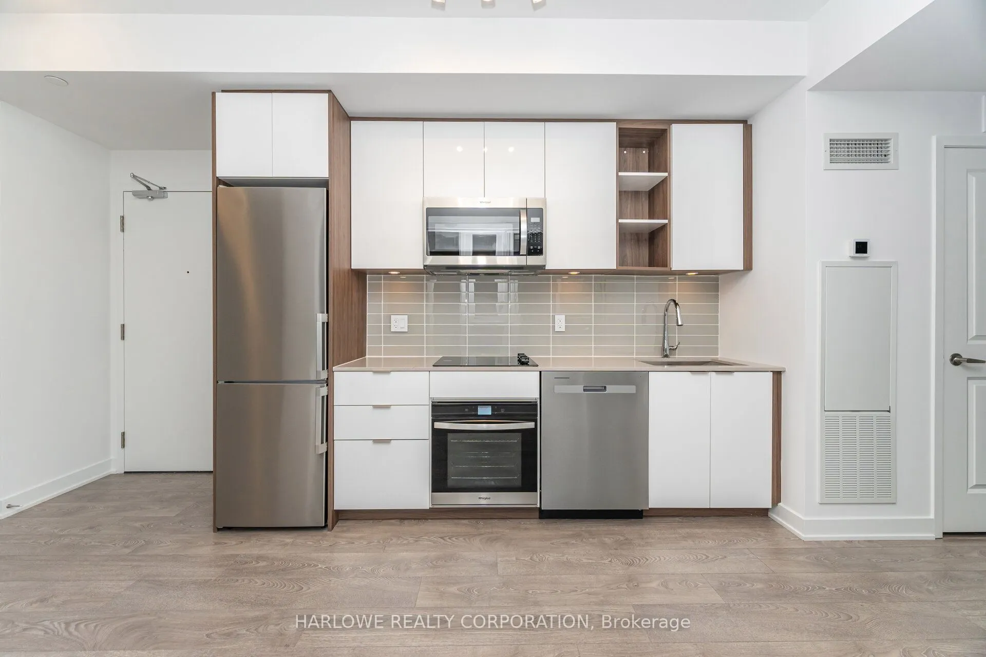 543 Richmond Street W, #815