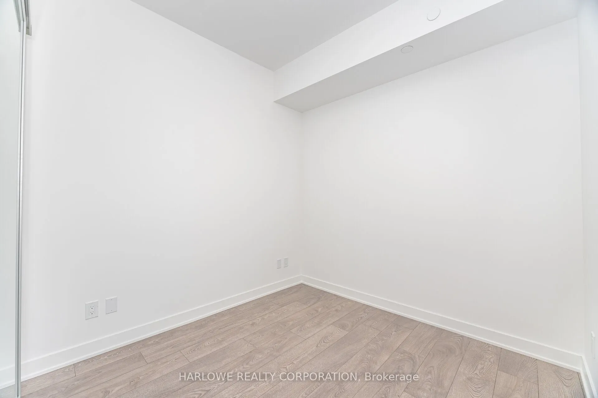 543 Richmond Street W, #815