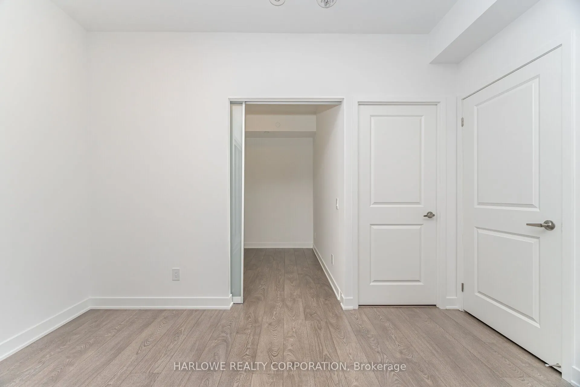 543 Richmond Street W, #815
