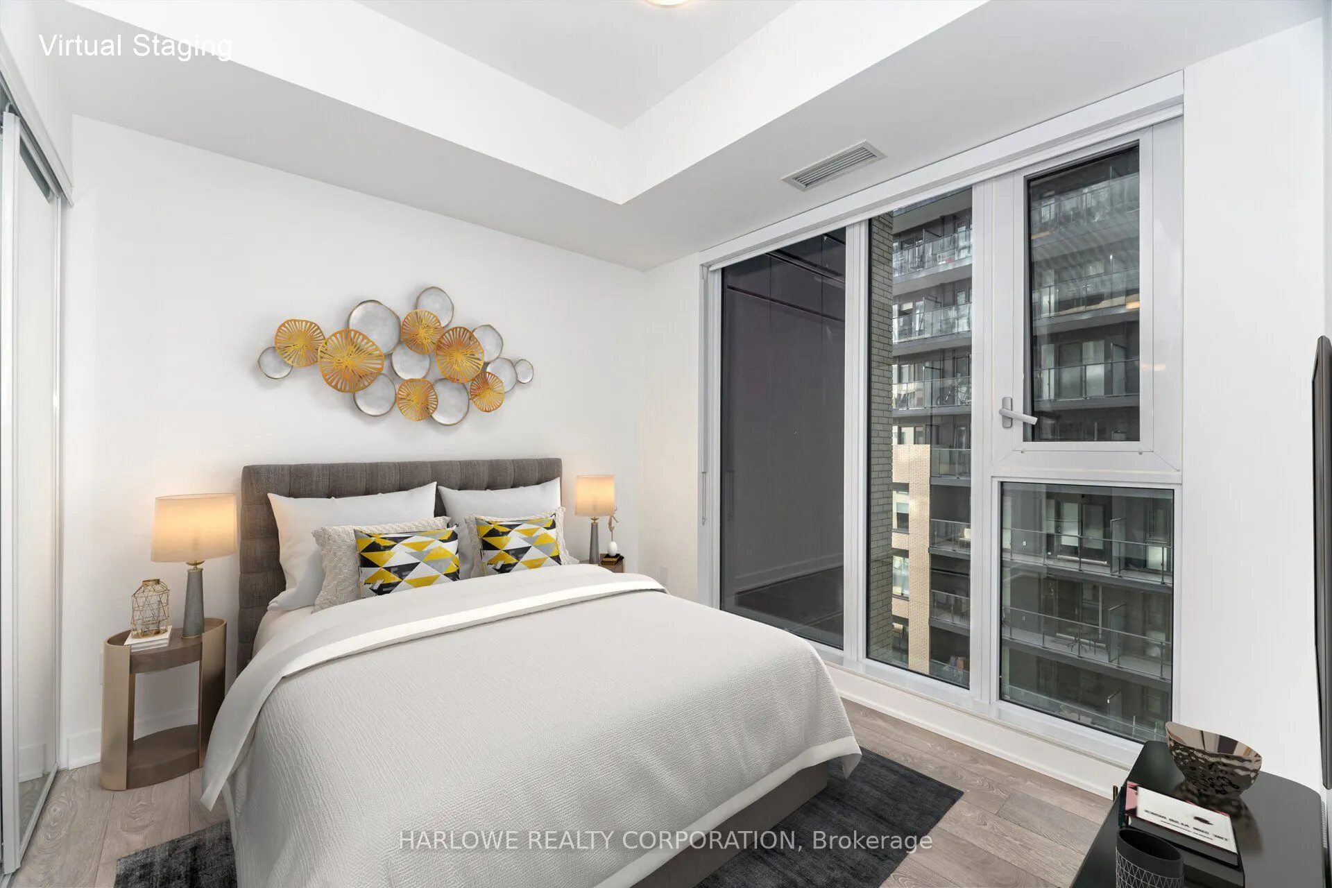 543 Richmond Street W, #815