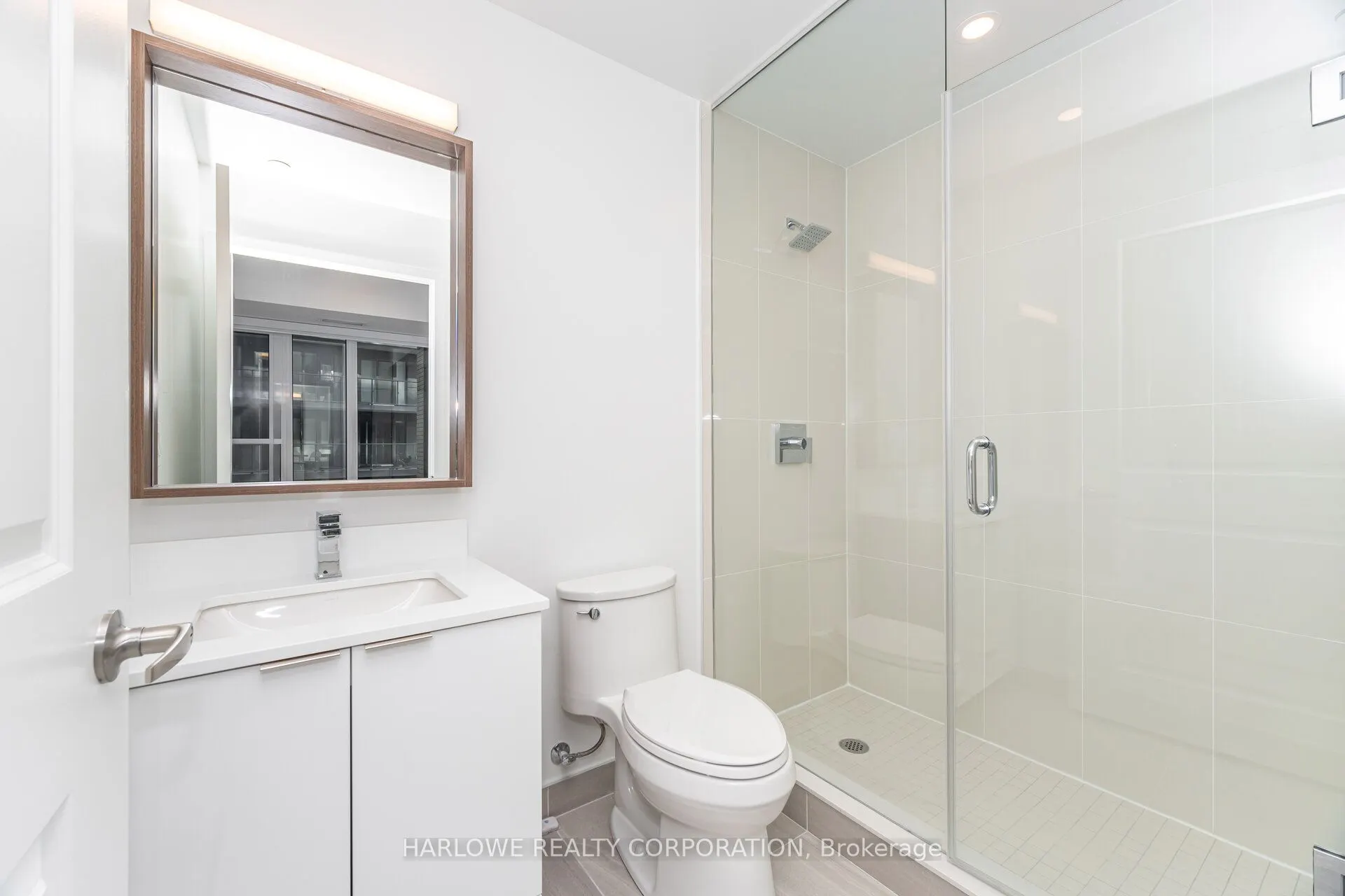 543 Richmond Street W, #815