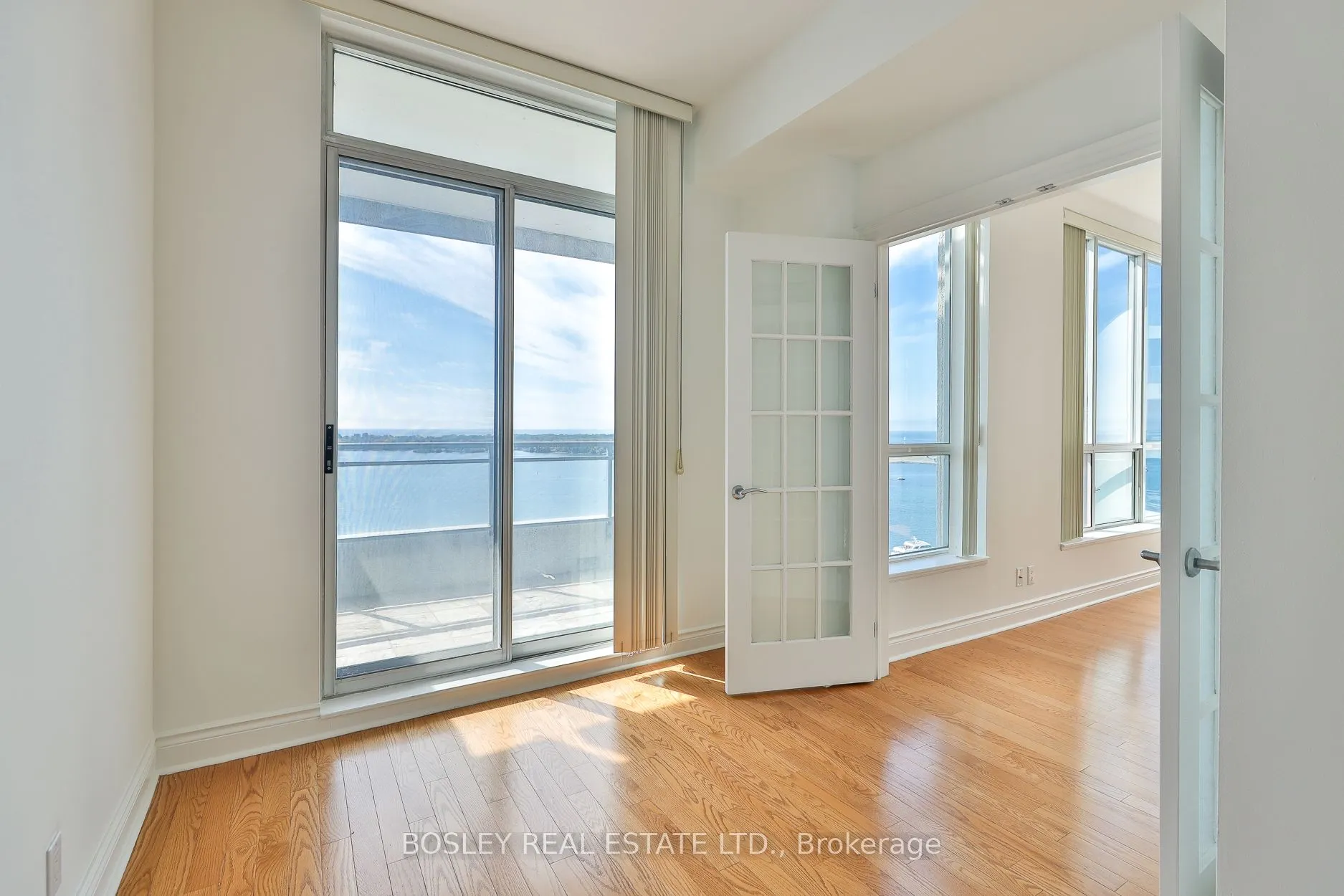228 Queens Quay W, #2508