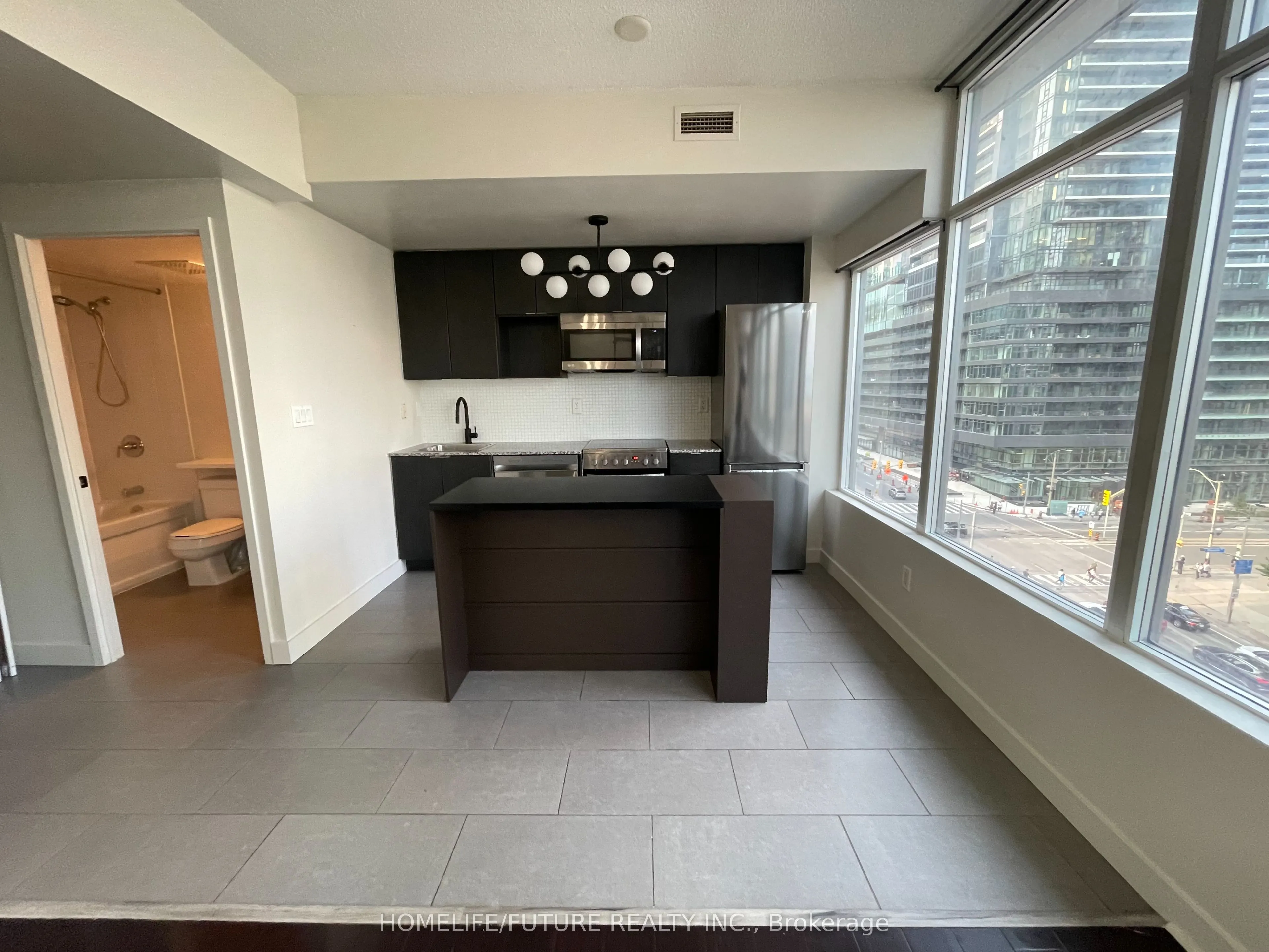 15 Brunel Court, #915