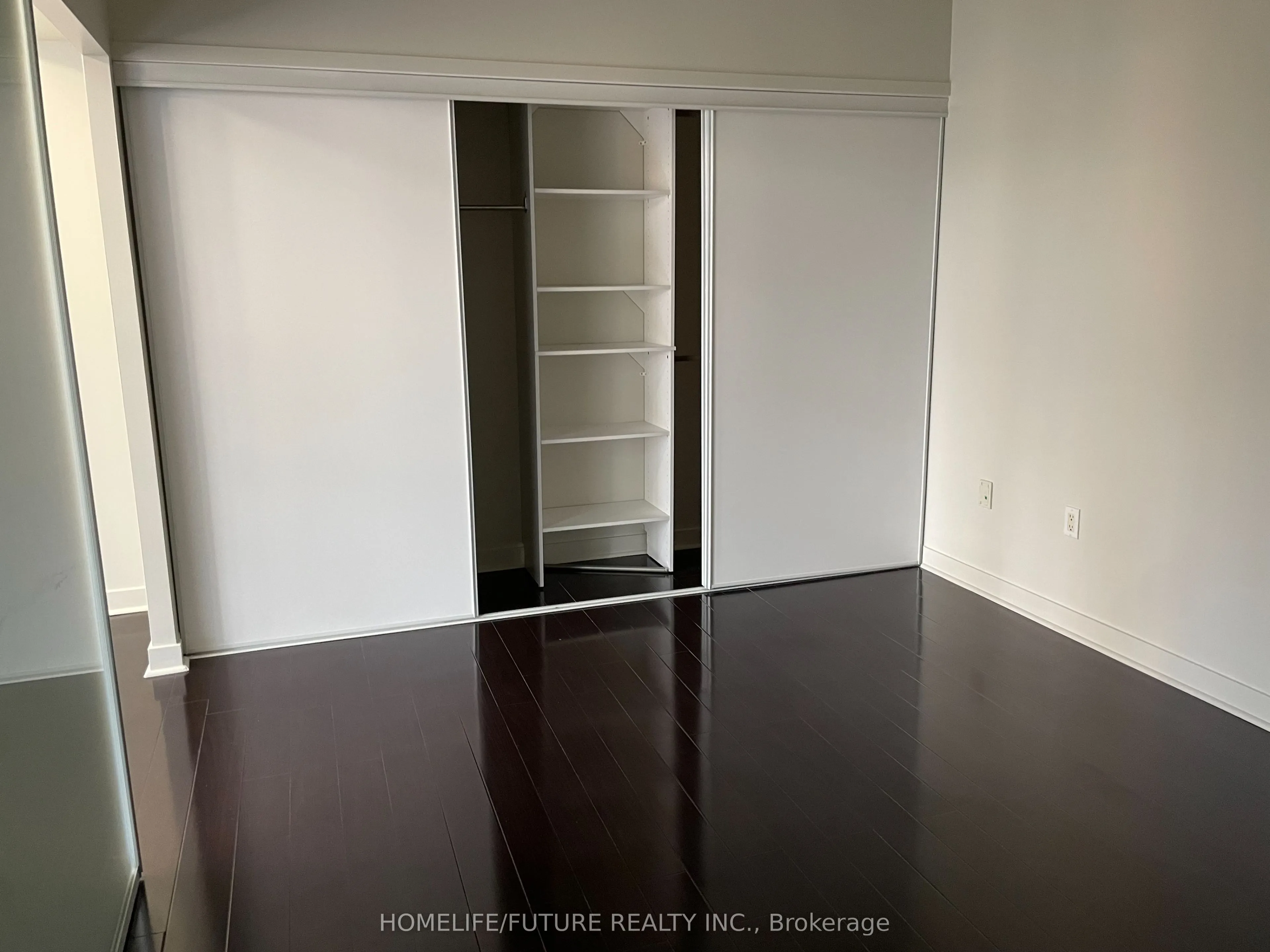 15 Brunel Court, #915
