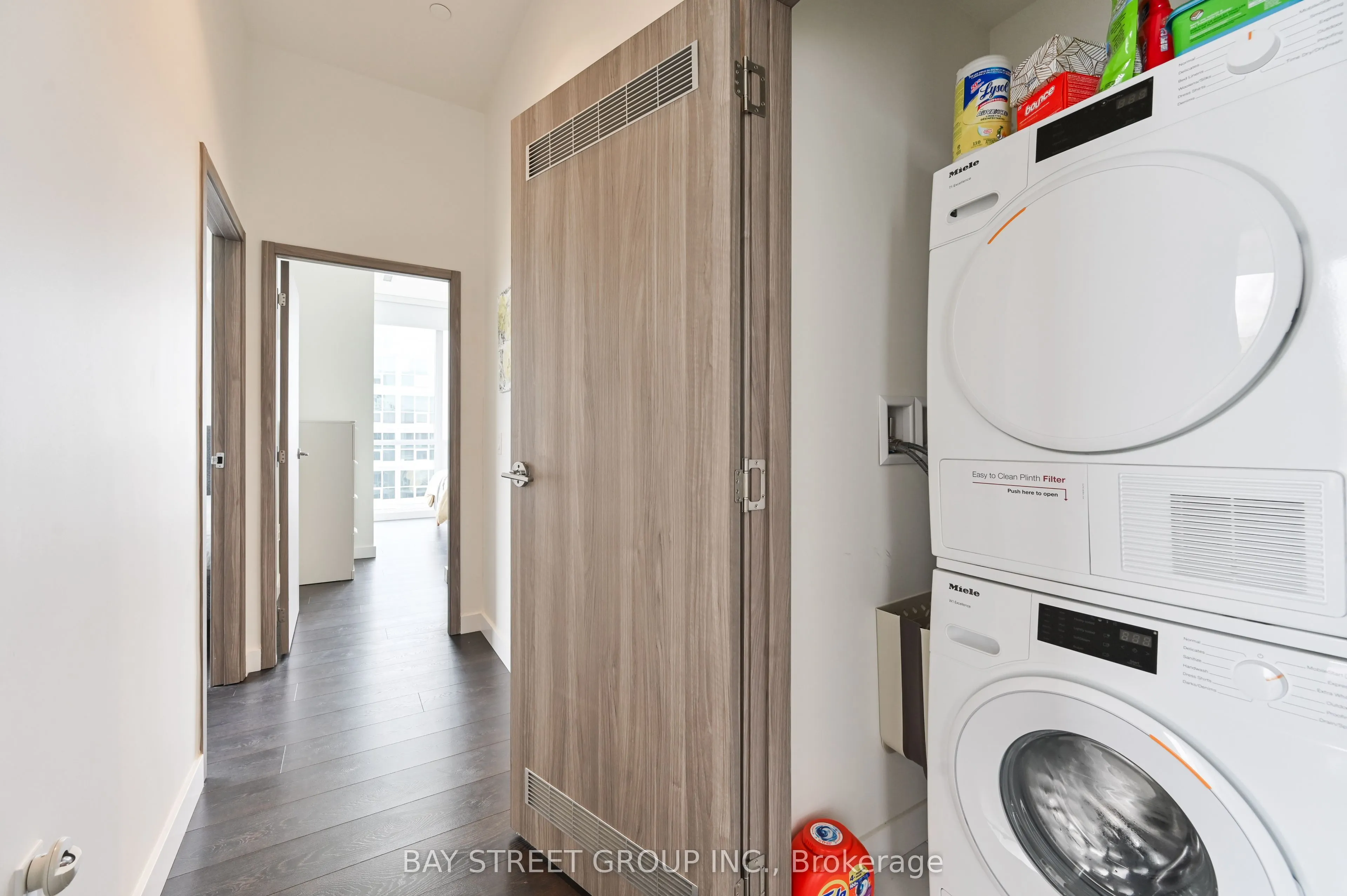 85 McMahon Drive, #3808
