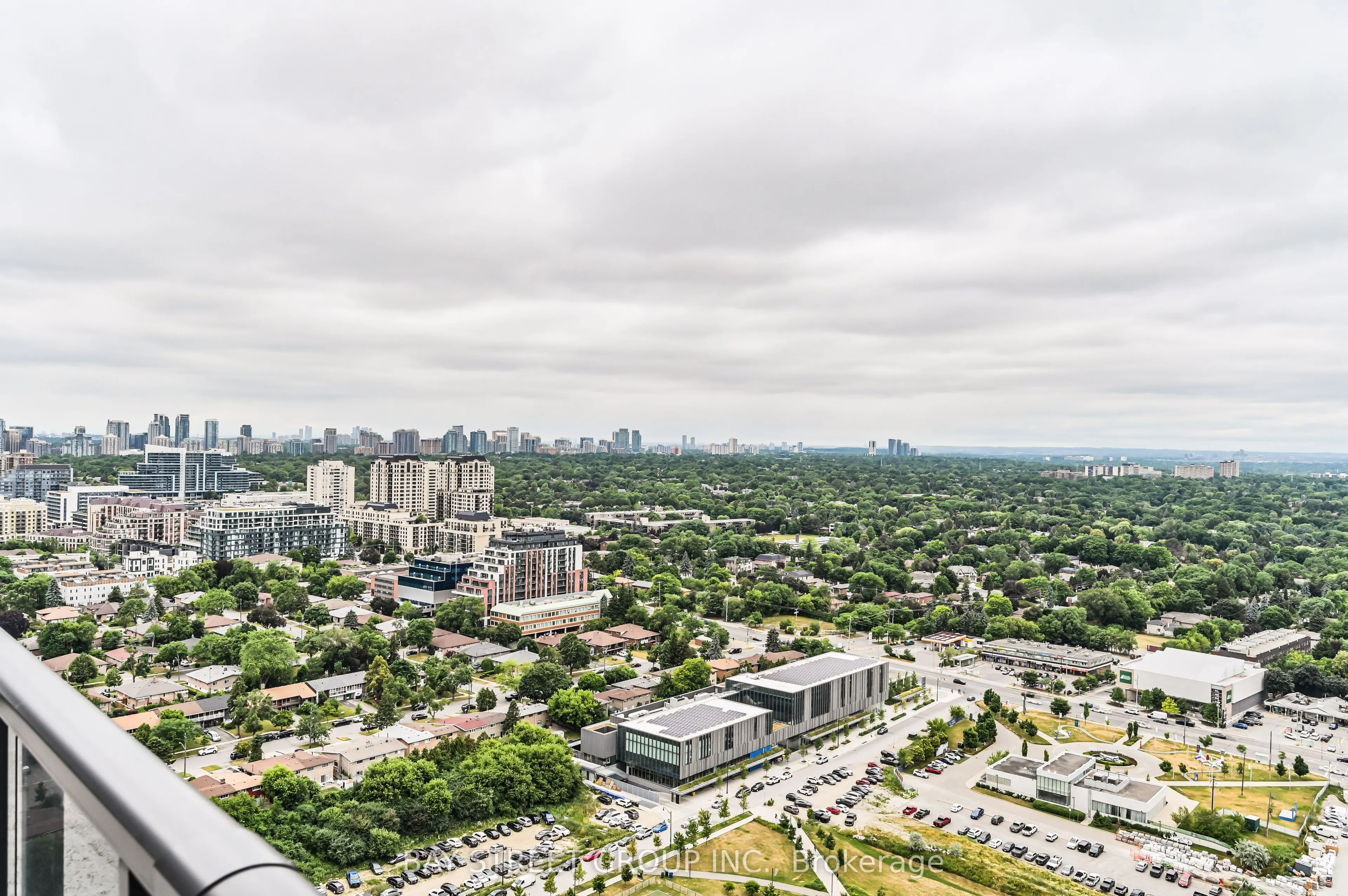 85 McMahon Drive, #3808