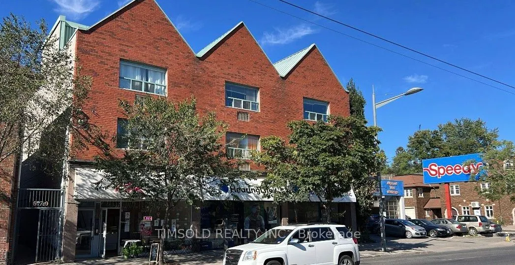 666 Saint Clair Avenue W, #303