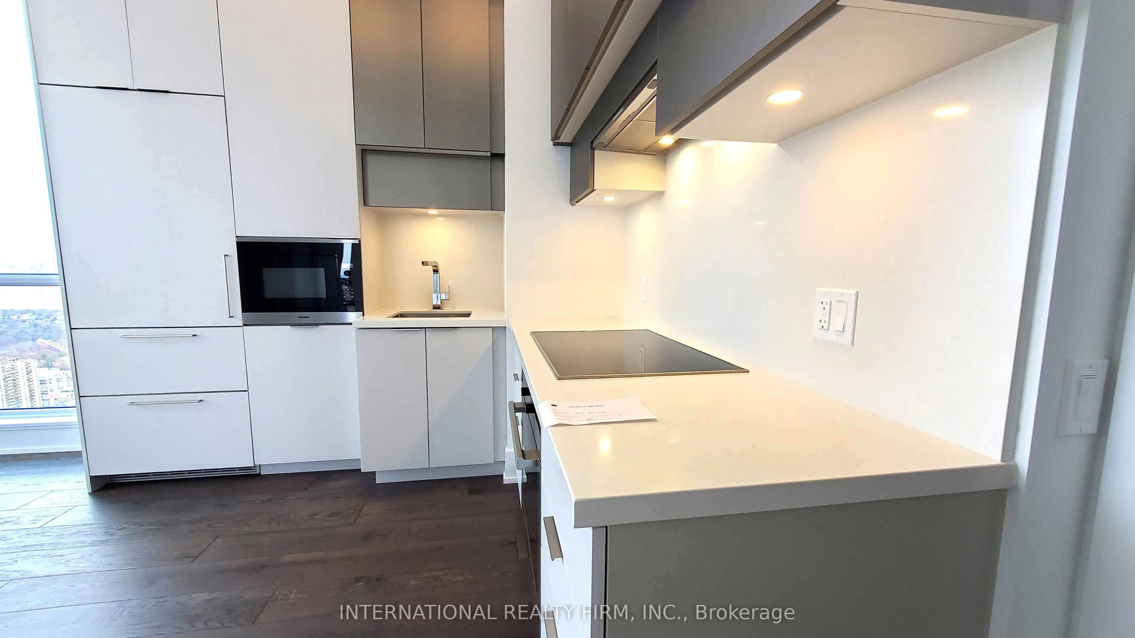 39 Roehampton Avenue E, #4605