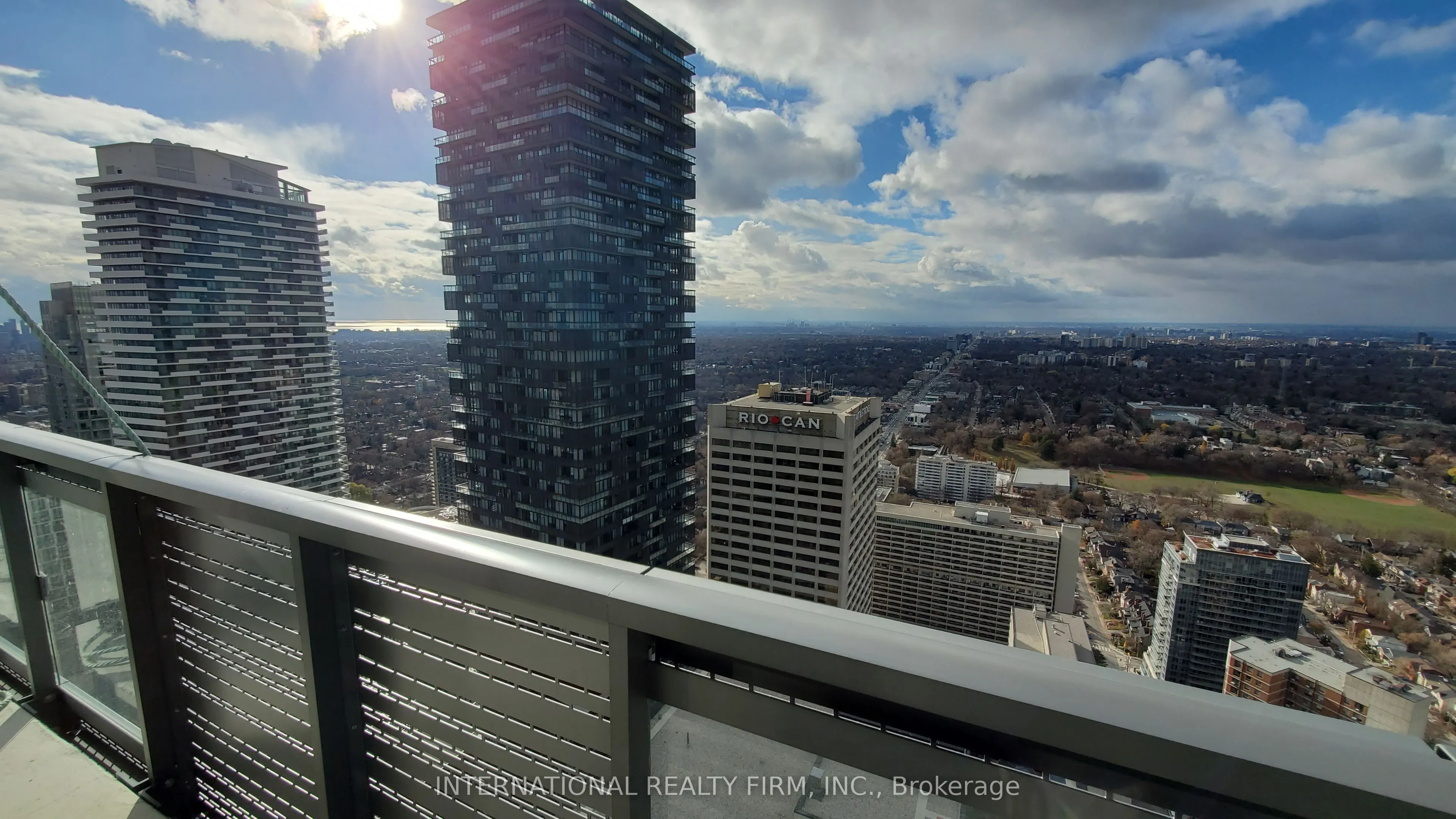 39 Roehampton Avenue E, #4605