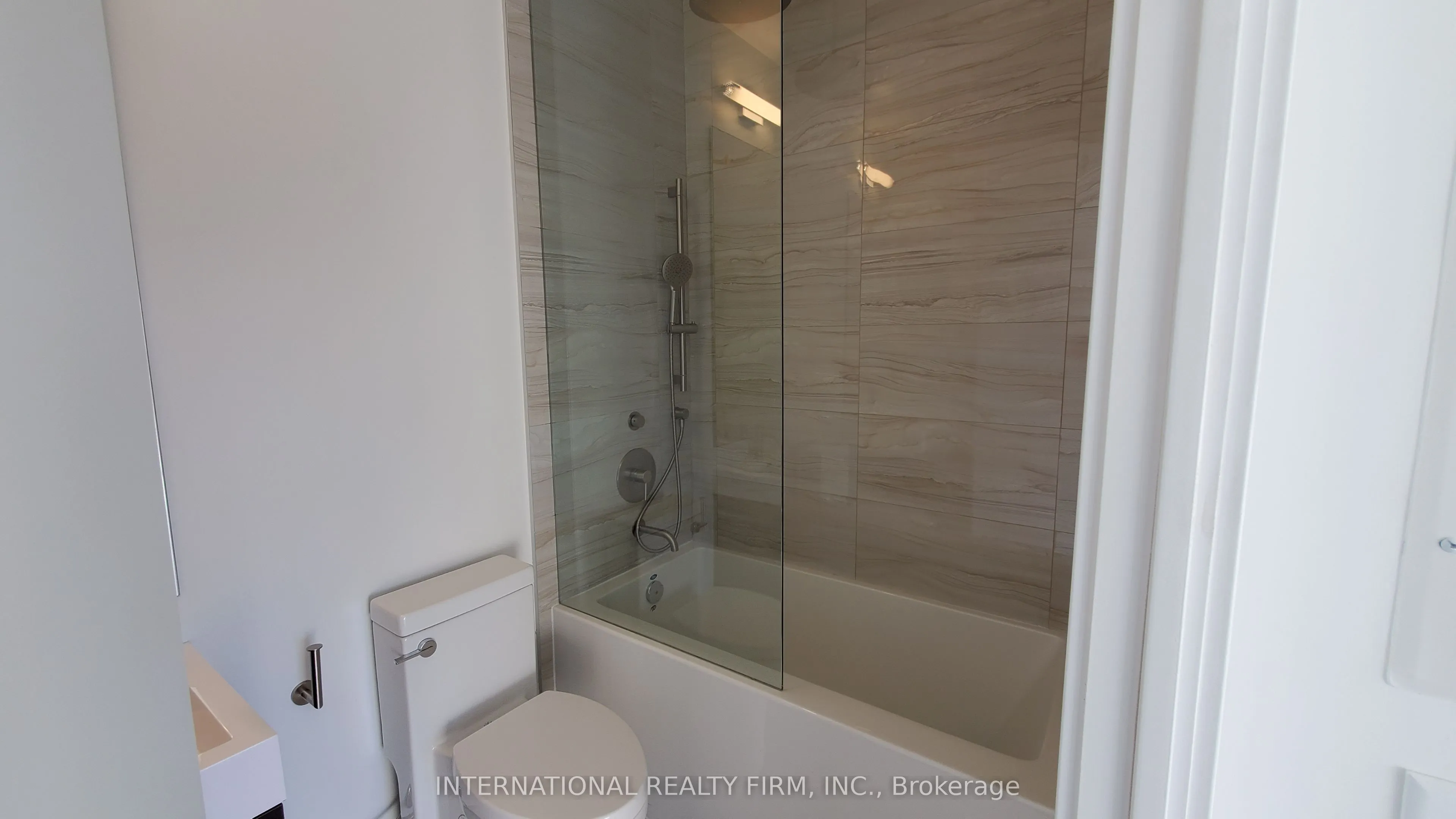39 Roehampton Avenue E, #4605