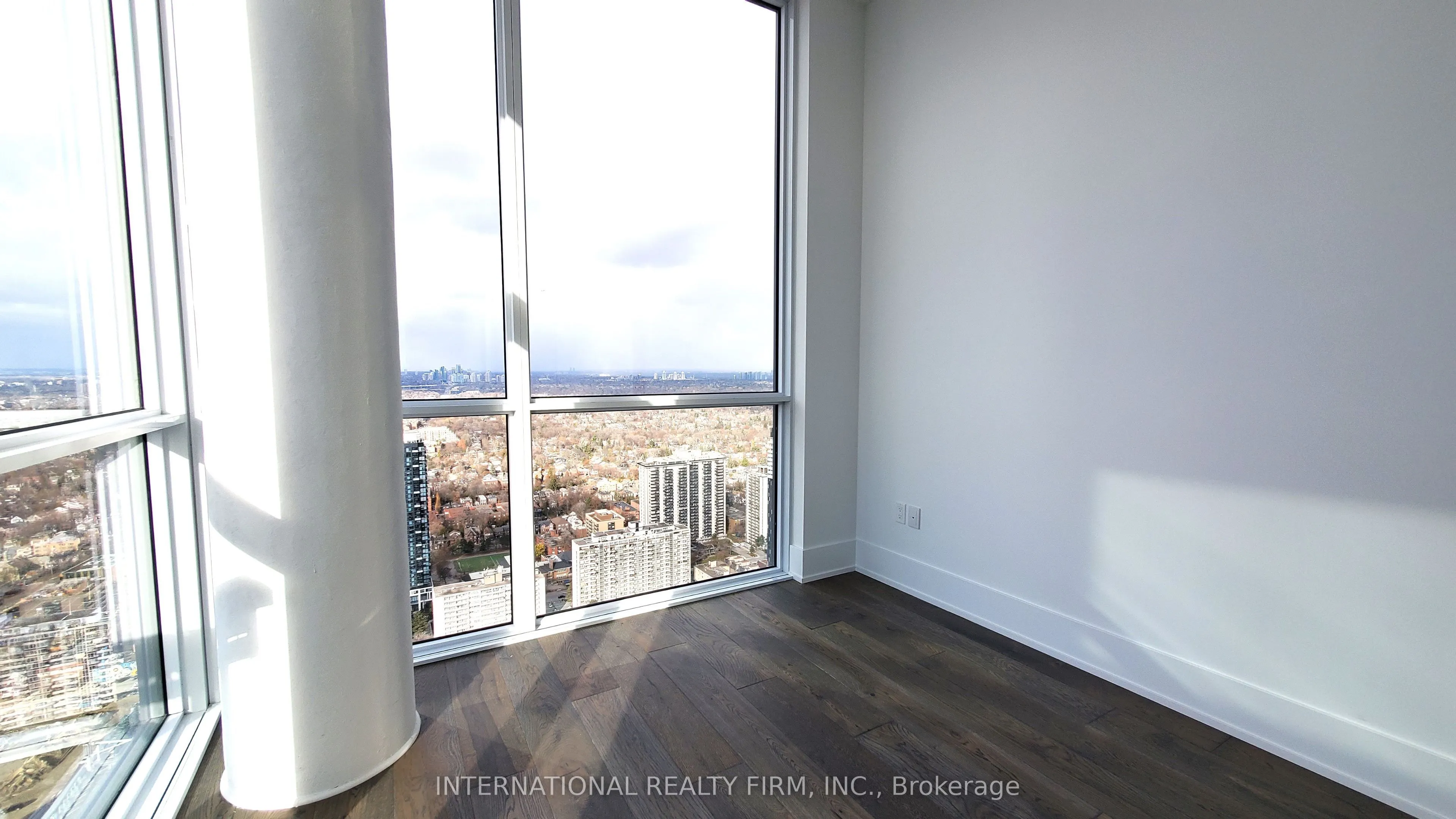 39 Roehampton Avenue E, #4605