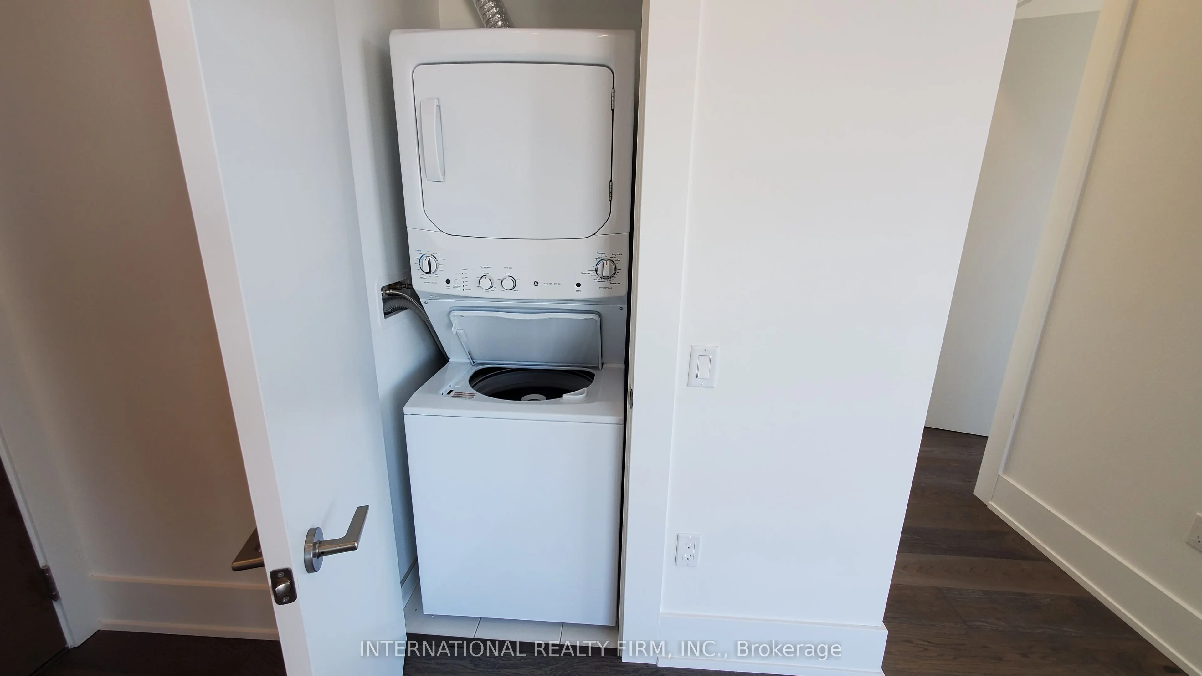 39 Roehampton Avenue E, #4605