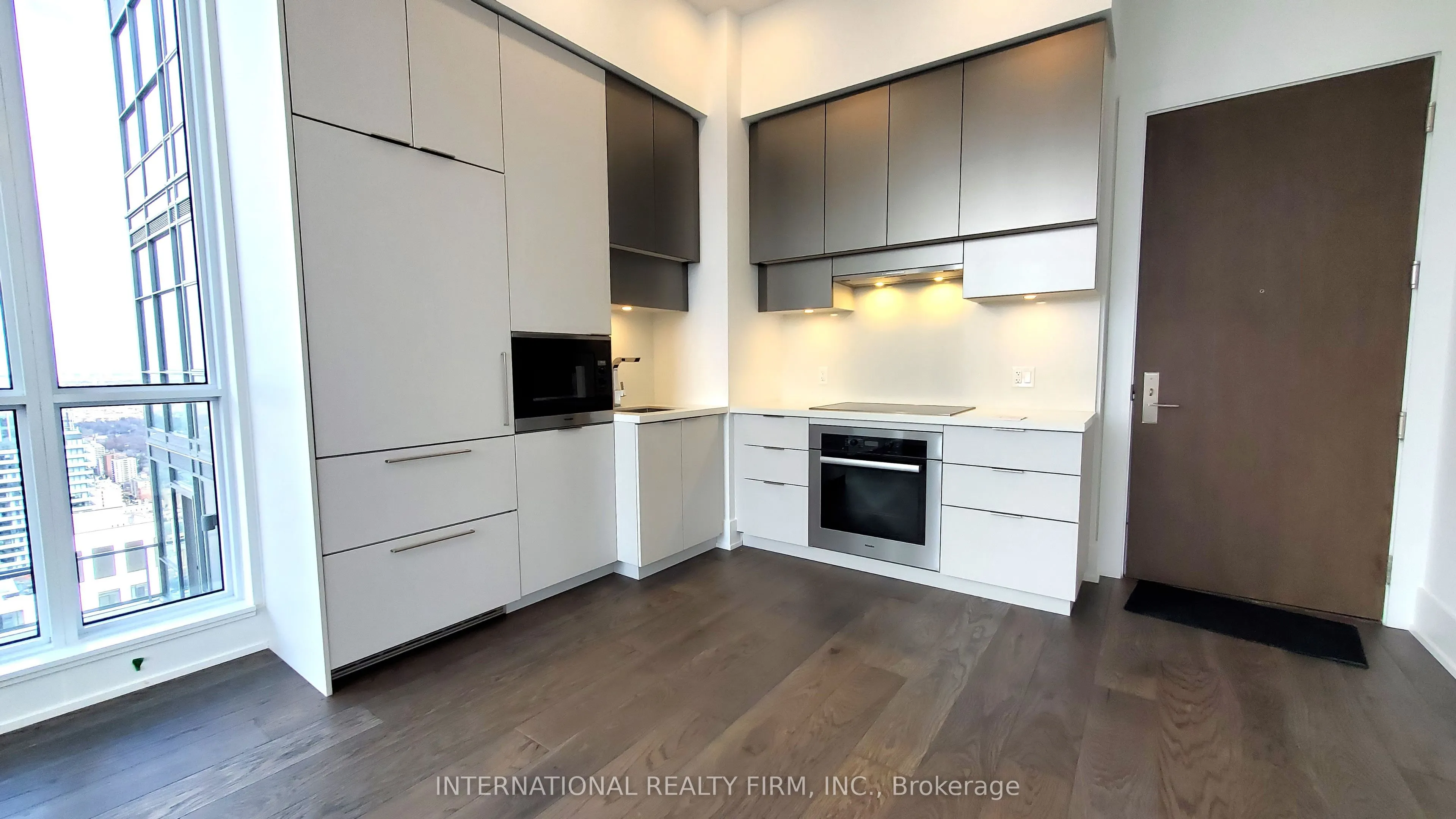 39 Roehampton Avenue E, #4605