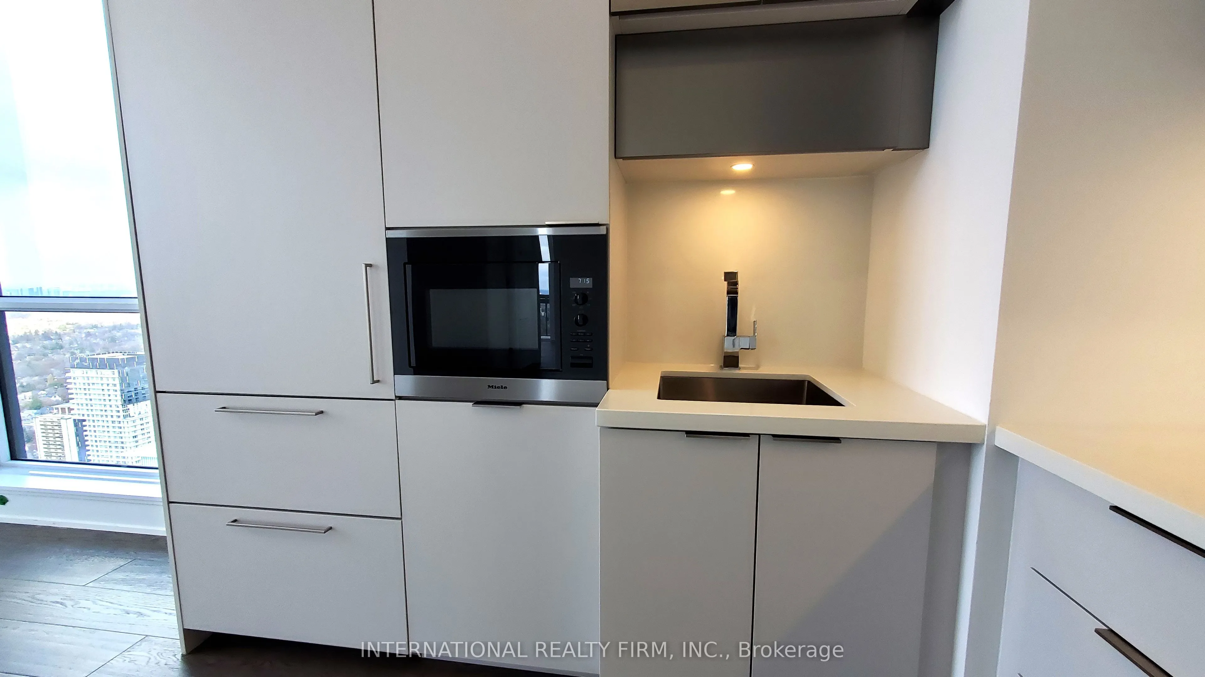 39 Roehampton Avenue E, #4605