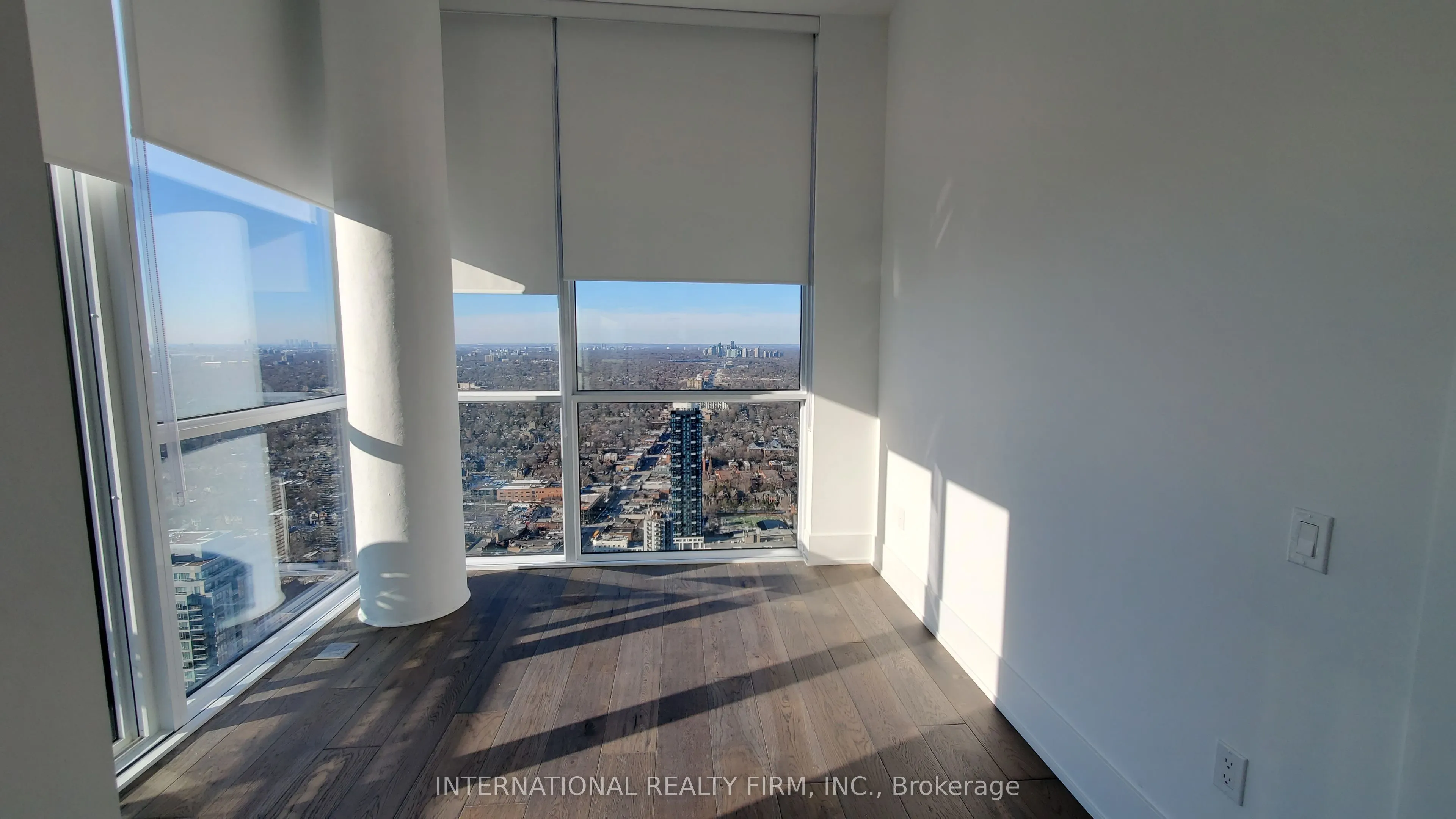 39 Roehampton Avenue E, #4605