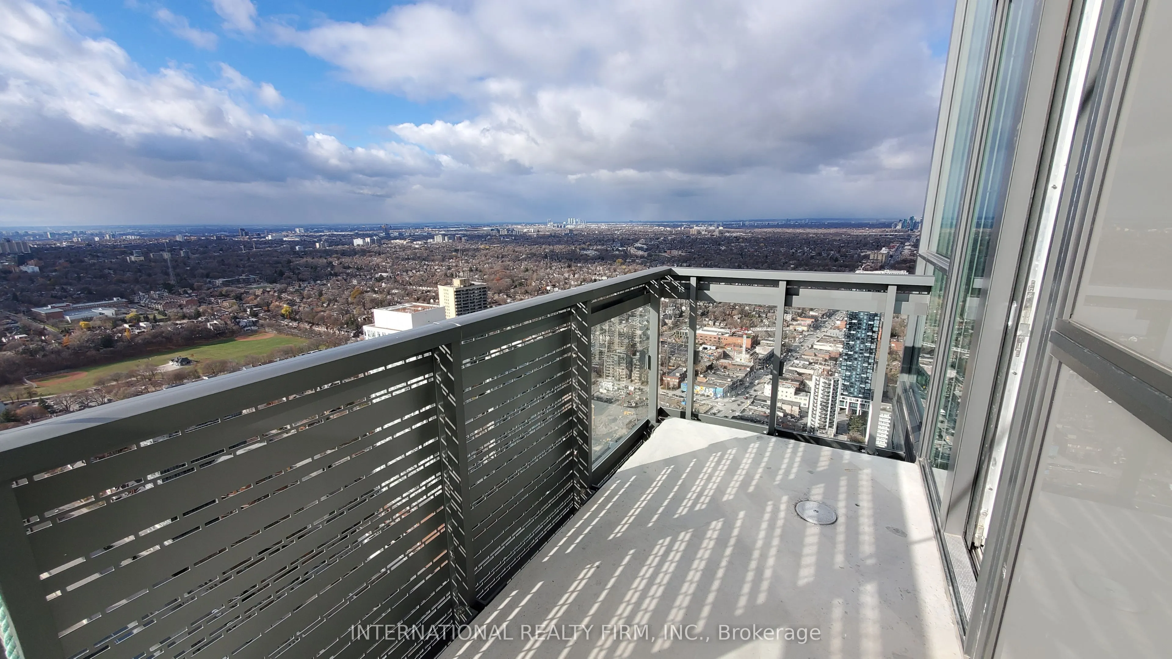 39 Roehampton Avenue E, #4605