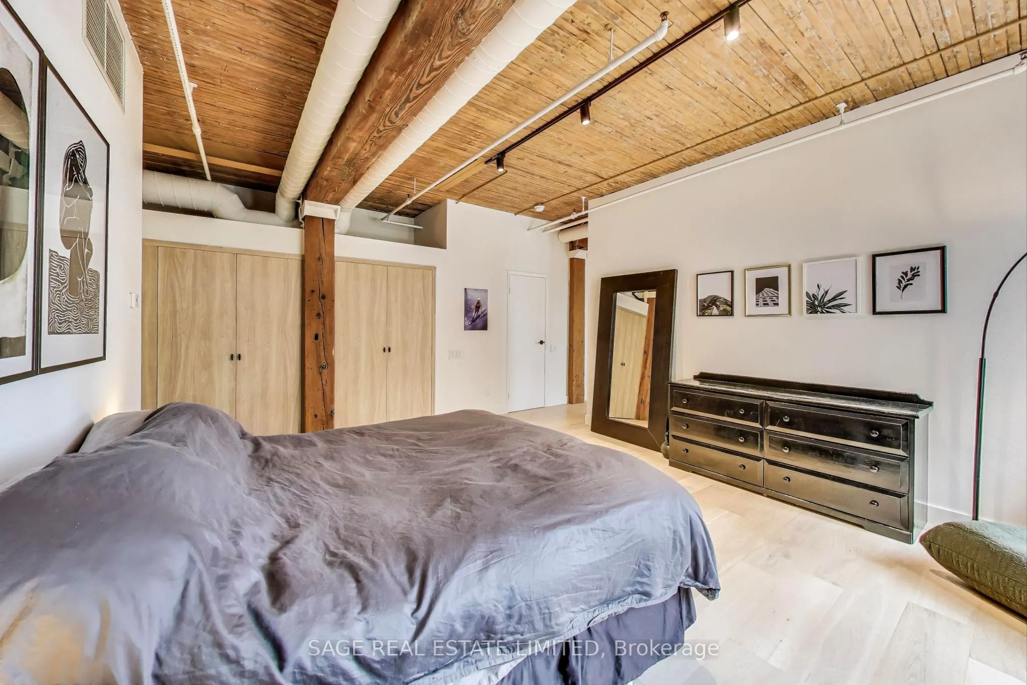 781 King Street W, #403