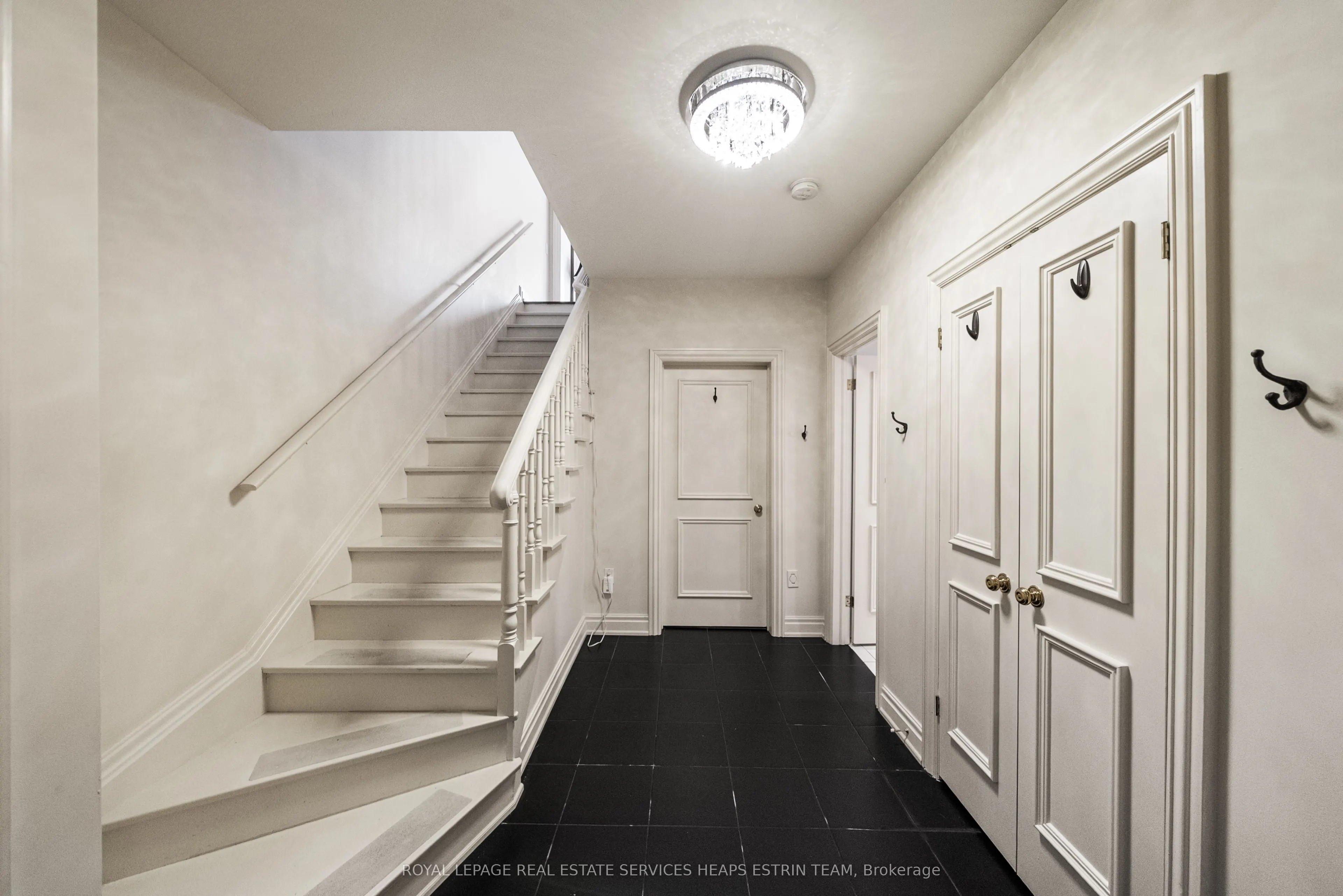 18 Lowther Avenue