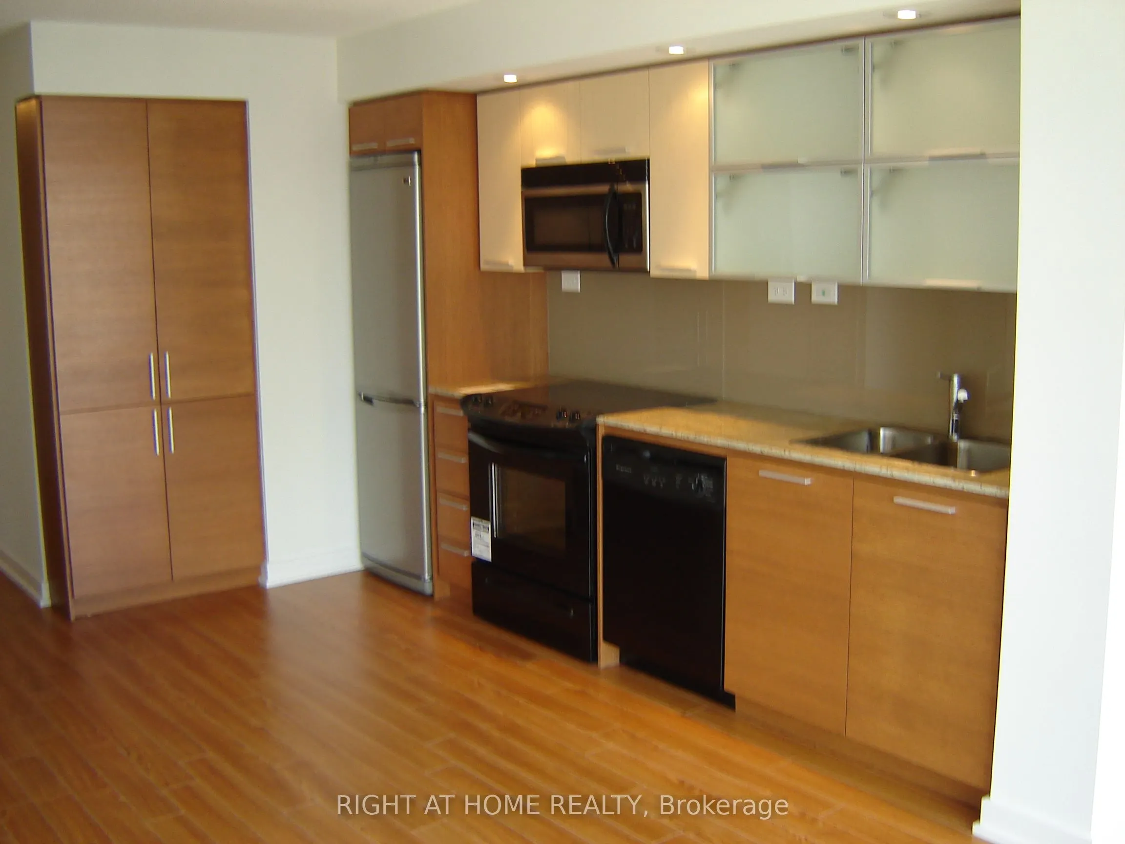 25 Capreol Court, #1902