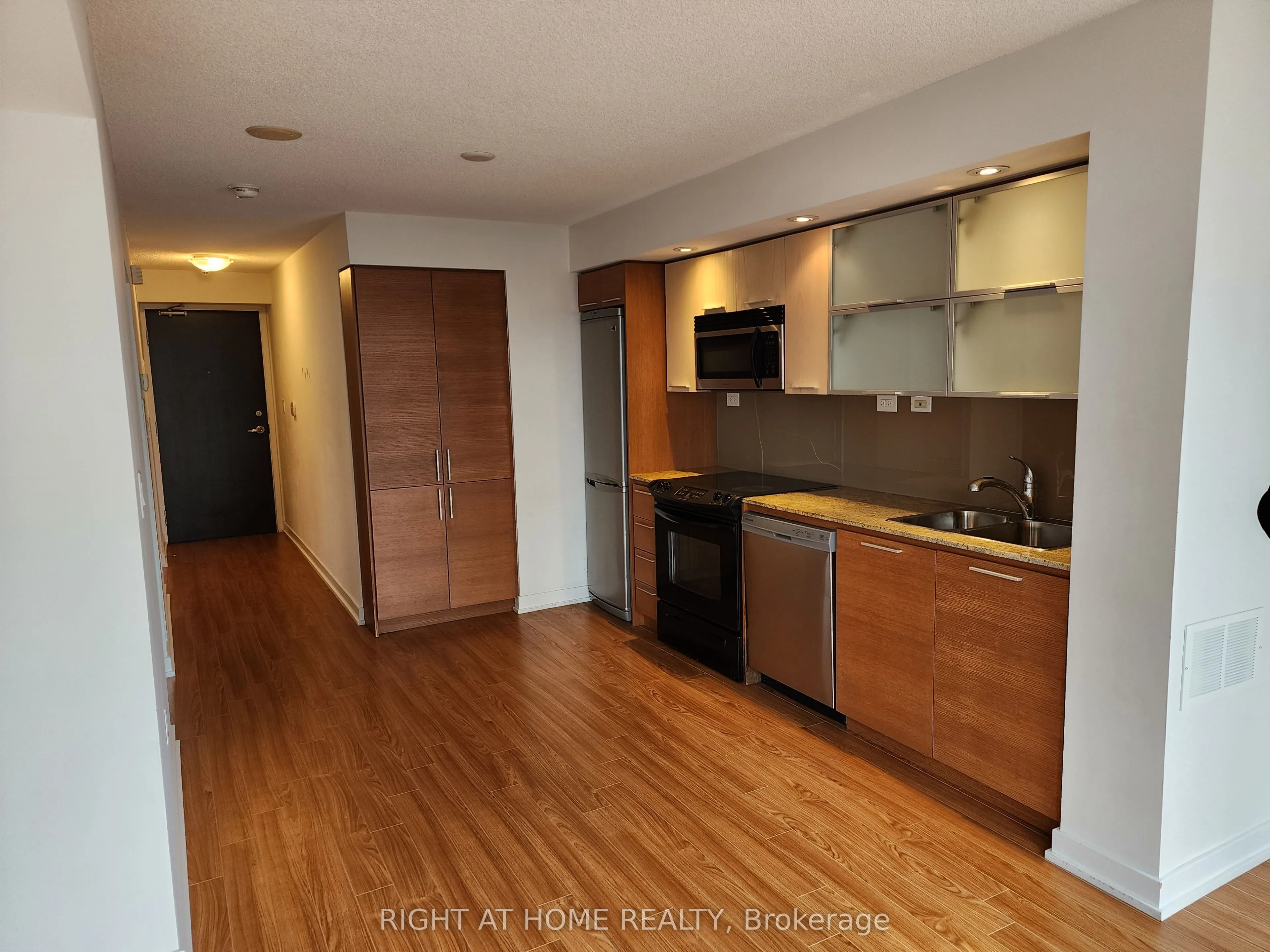 25 Capreol Court, #1902