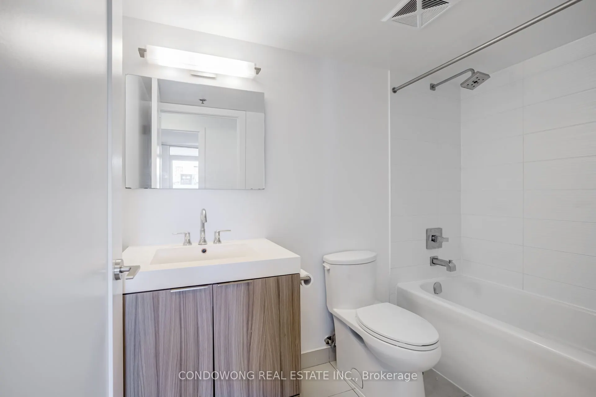 318 Richmond Street W, #406
