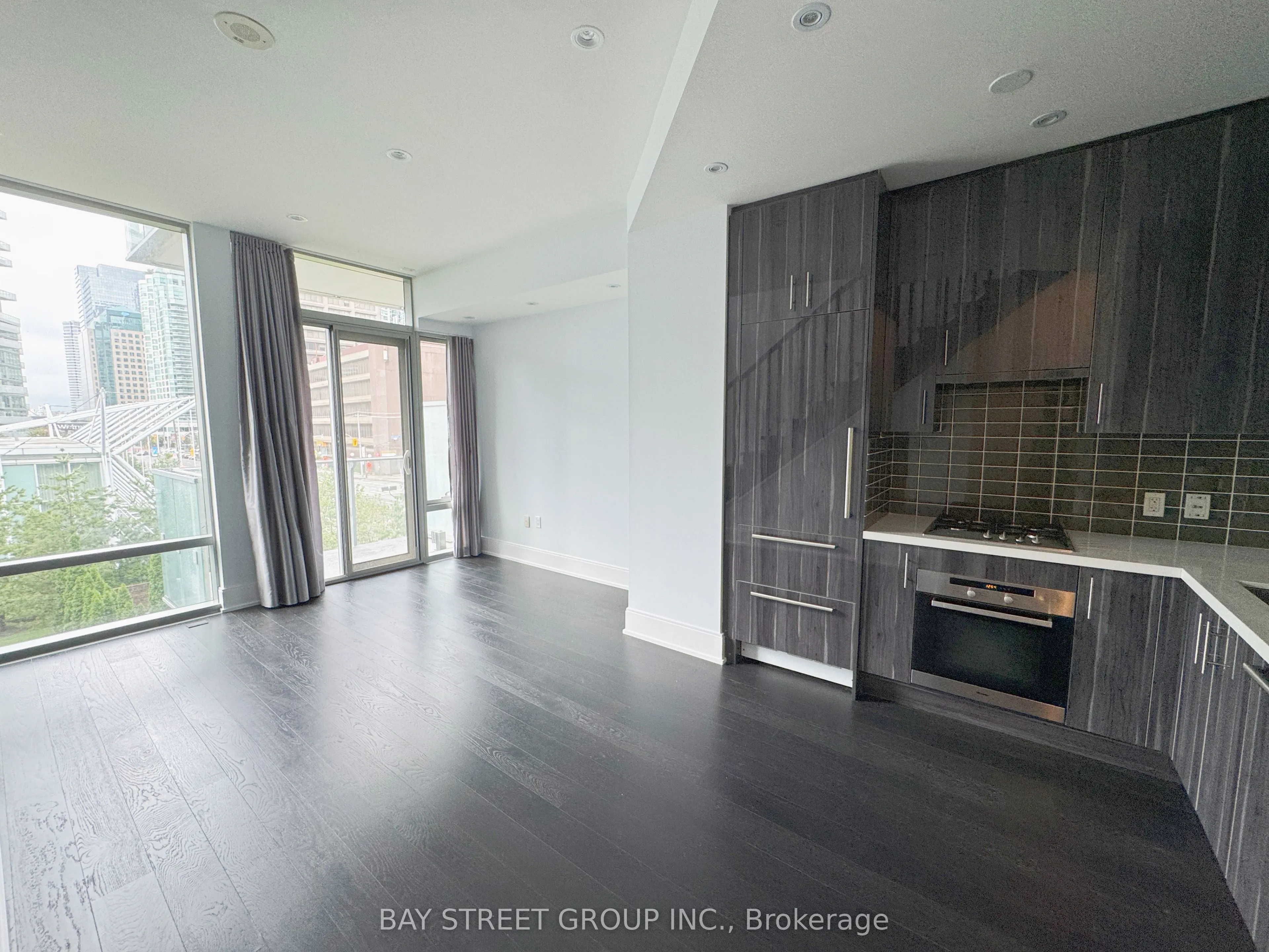 39 Queens Quay E, #341