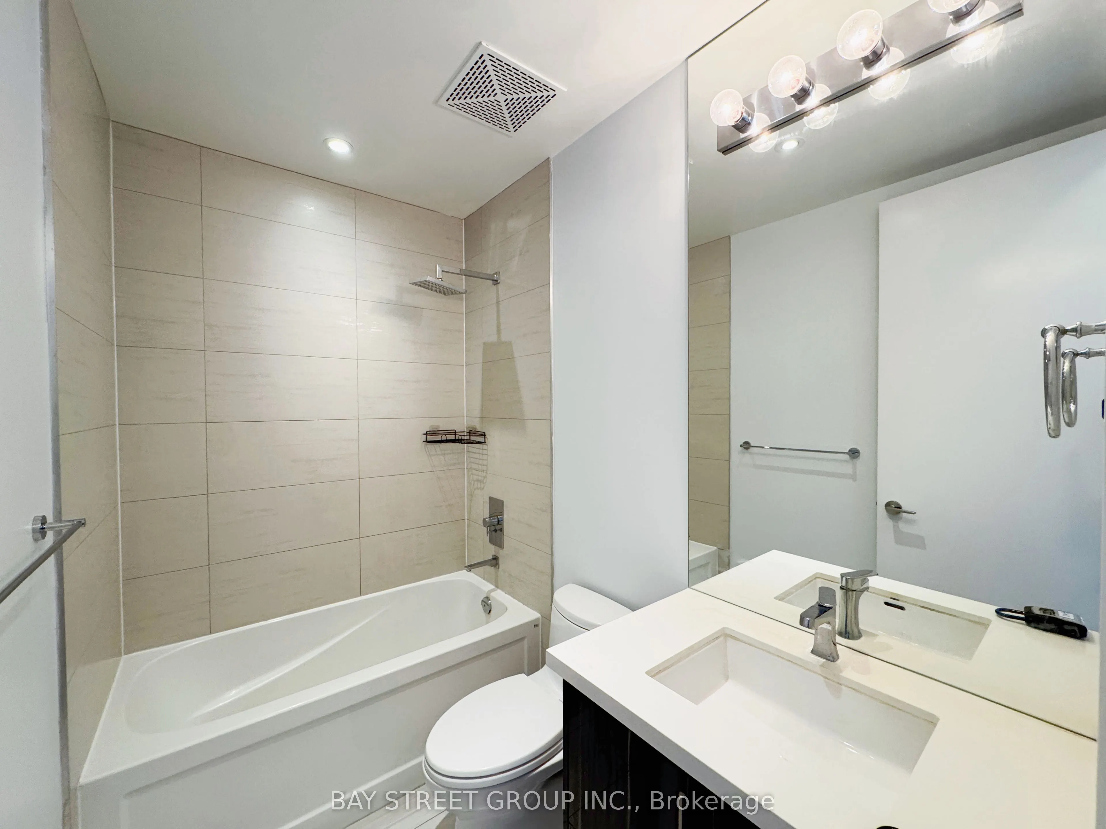 39 Queens Quay E, #341