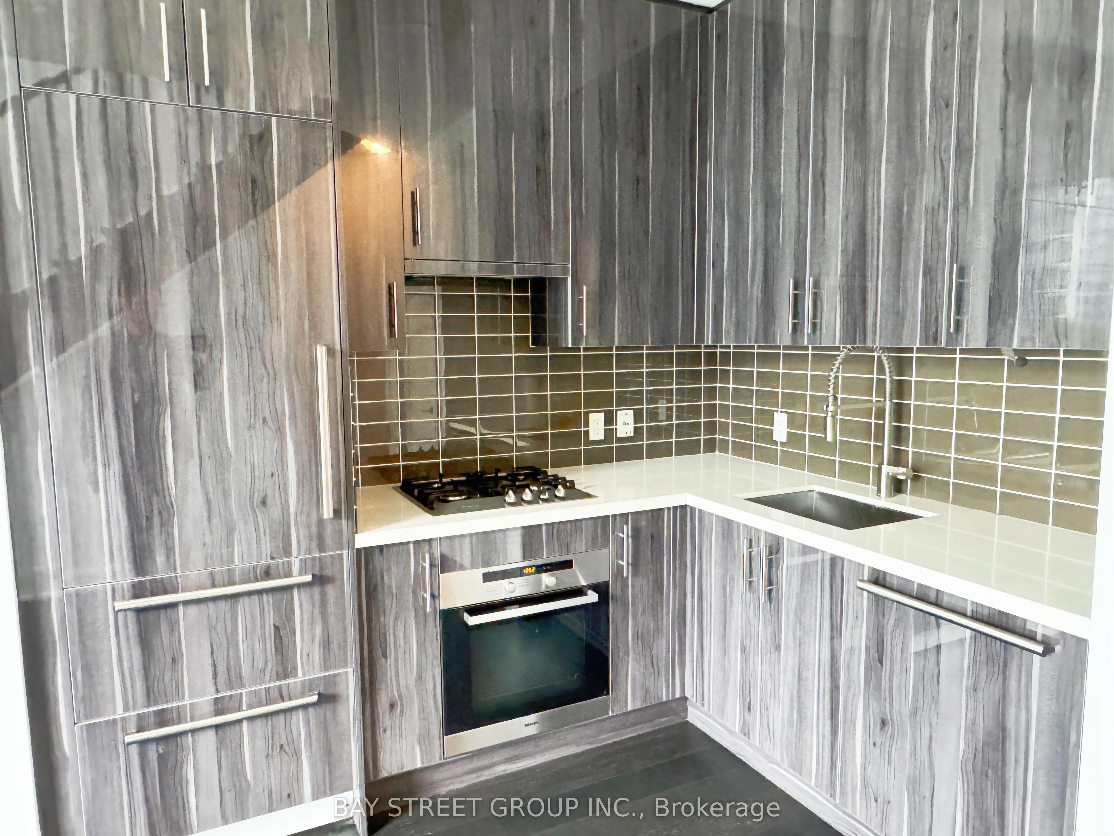 39 Queens Quay E, #341