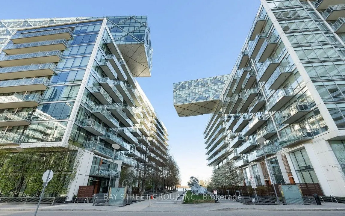 39 Queens Quay E, #341