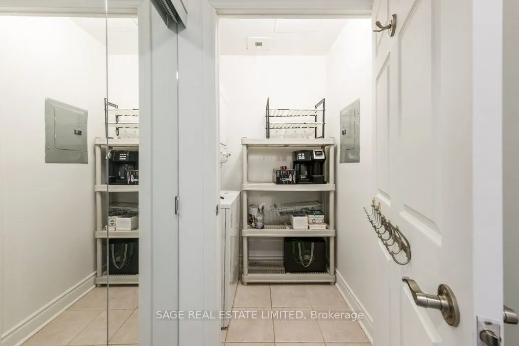 12 Rean Drive, #307