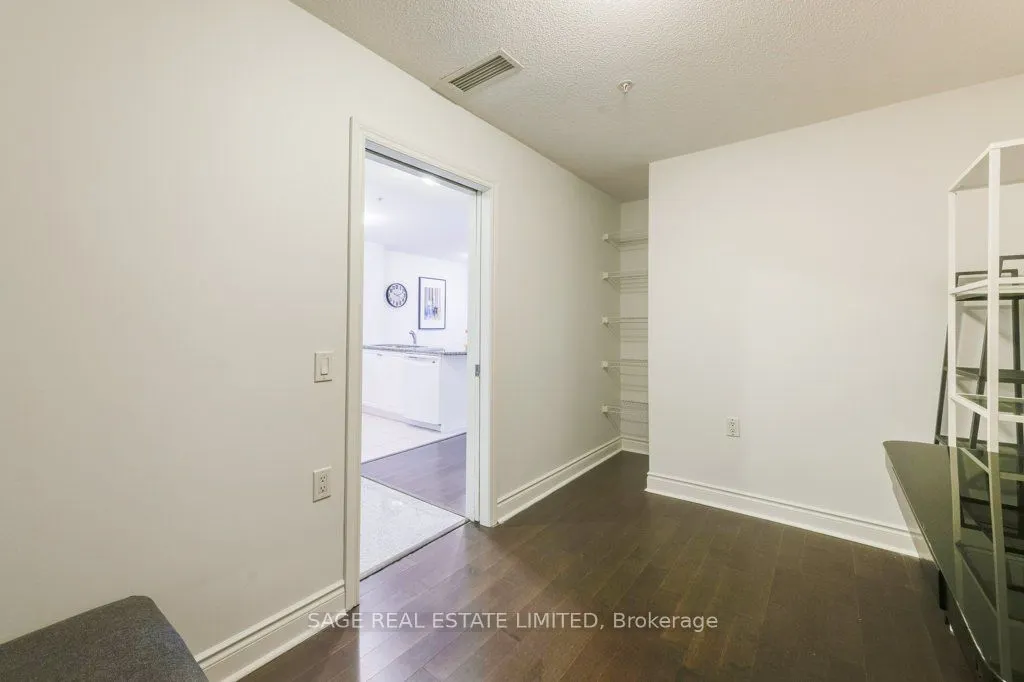 12 Rean Drive, #307