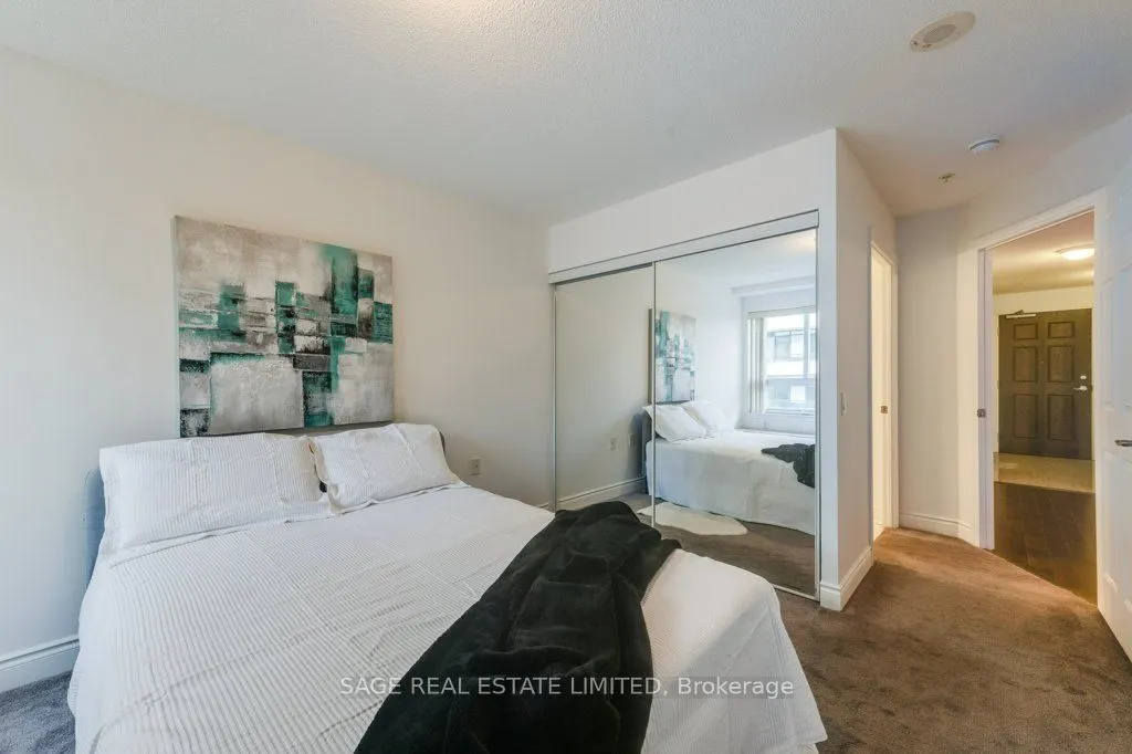 12 Rean Drive, #307