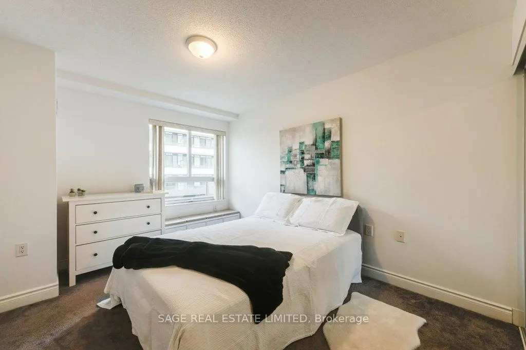 12 Rean Drive, #307