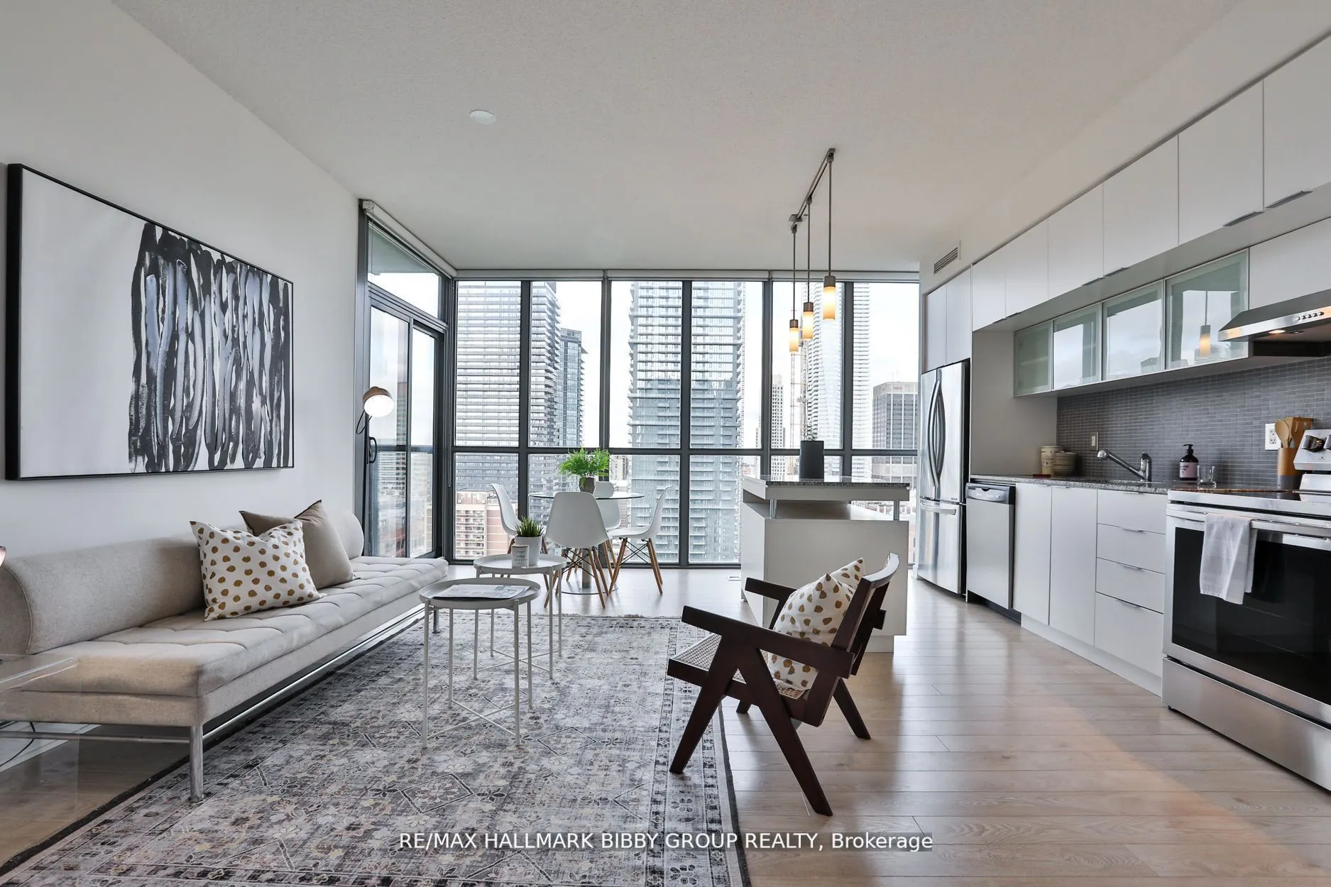 110 Charles Street E, #3106