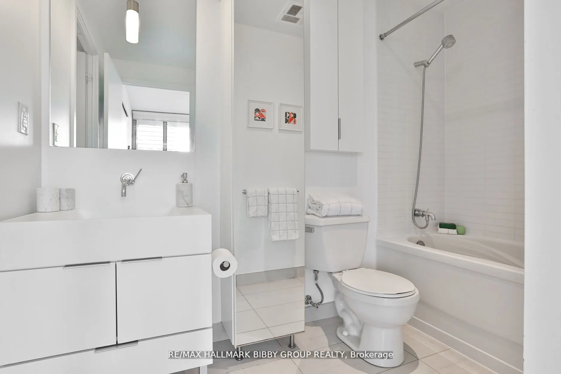 110 Charles Street E, #3106
