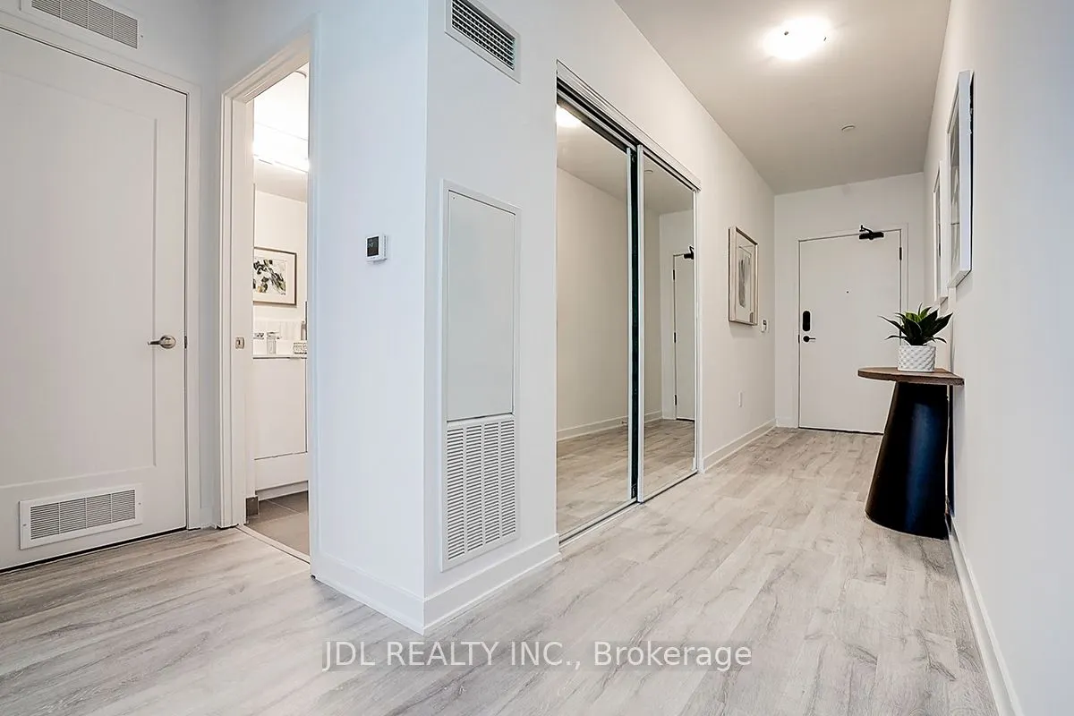 60 Princess Street, #202 SE
