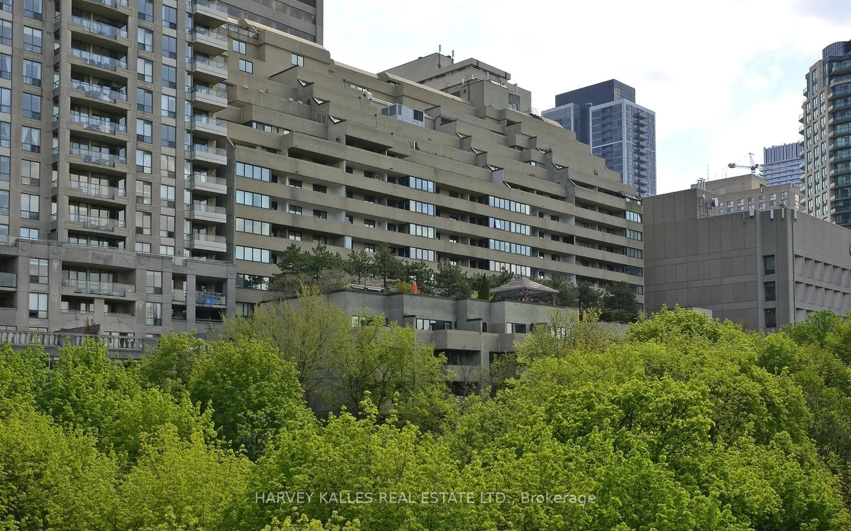 360 Bloor Street E, #306