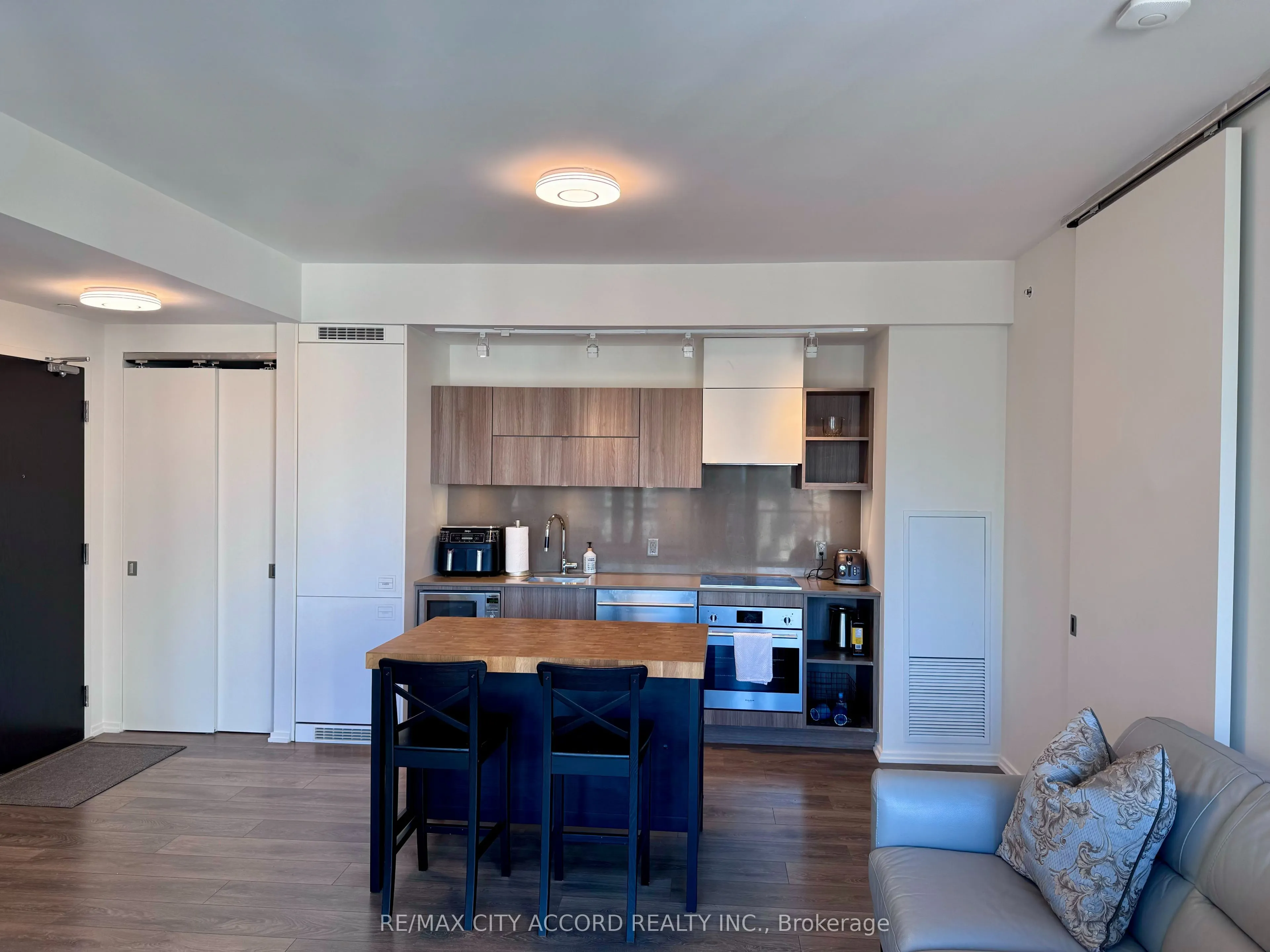 125 Peter Street, #1908