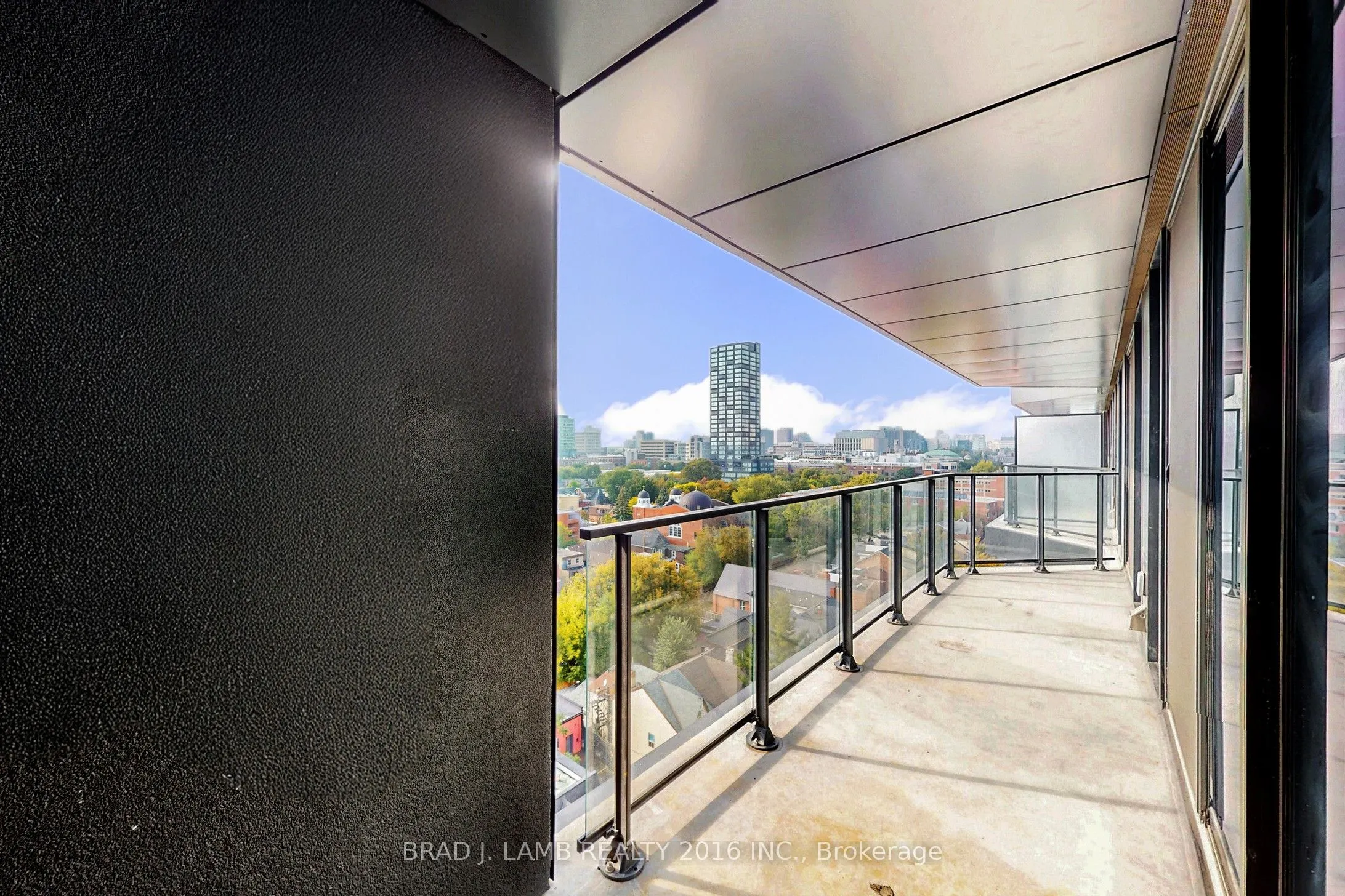 195 McCaul Street, #1011