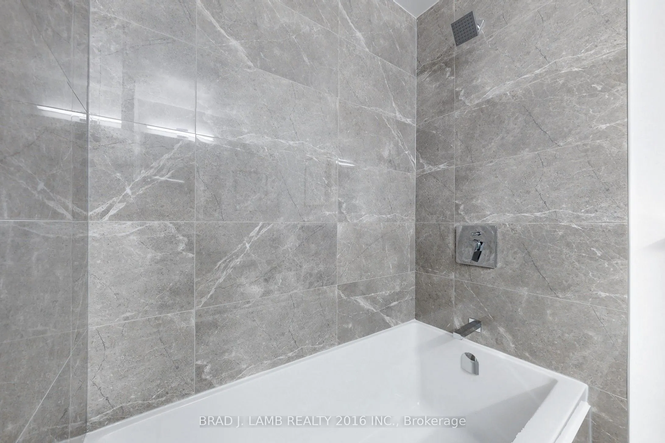 195 McCaul Street, #1011