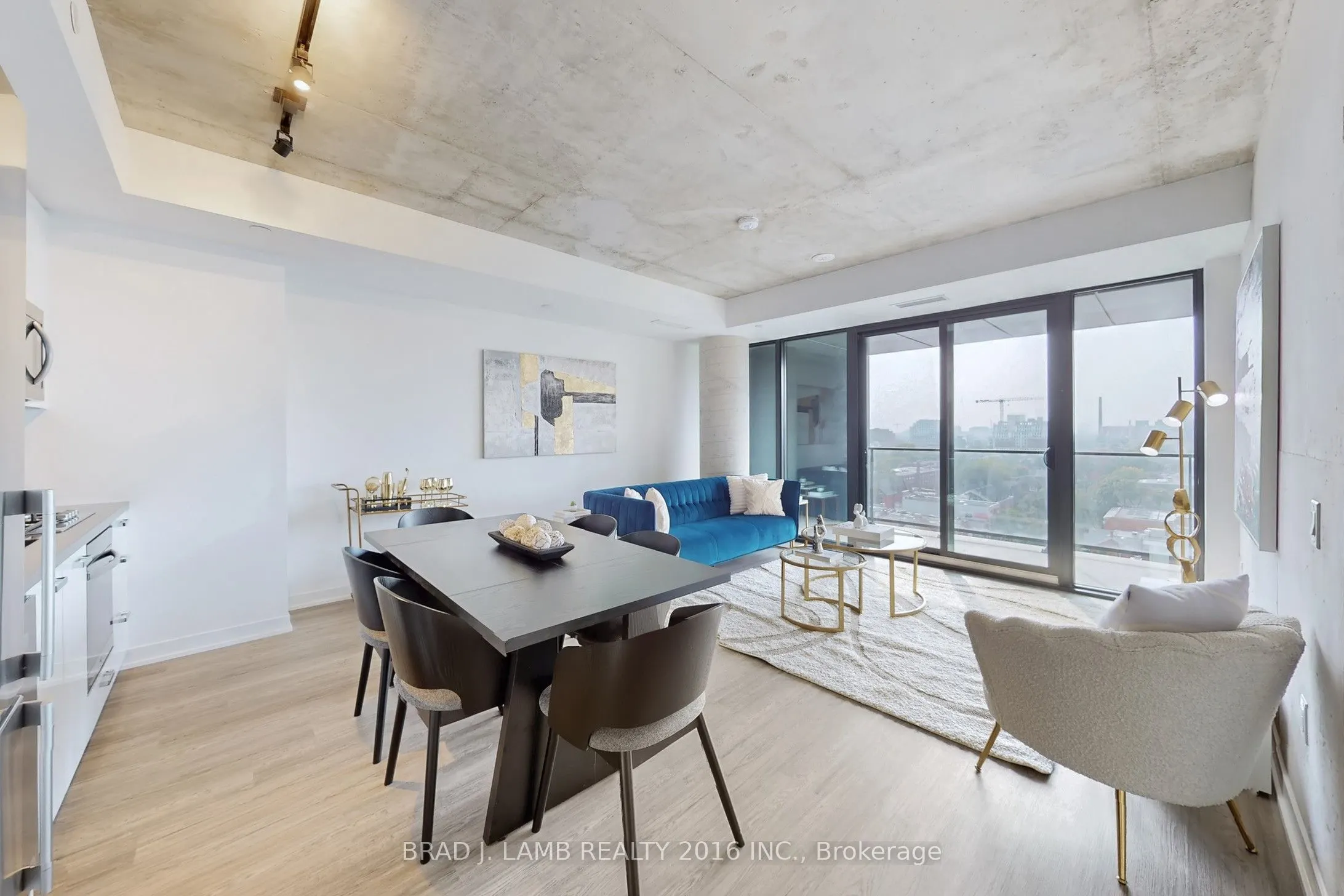 195 McCaul Street, #1011