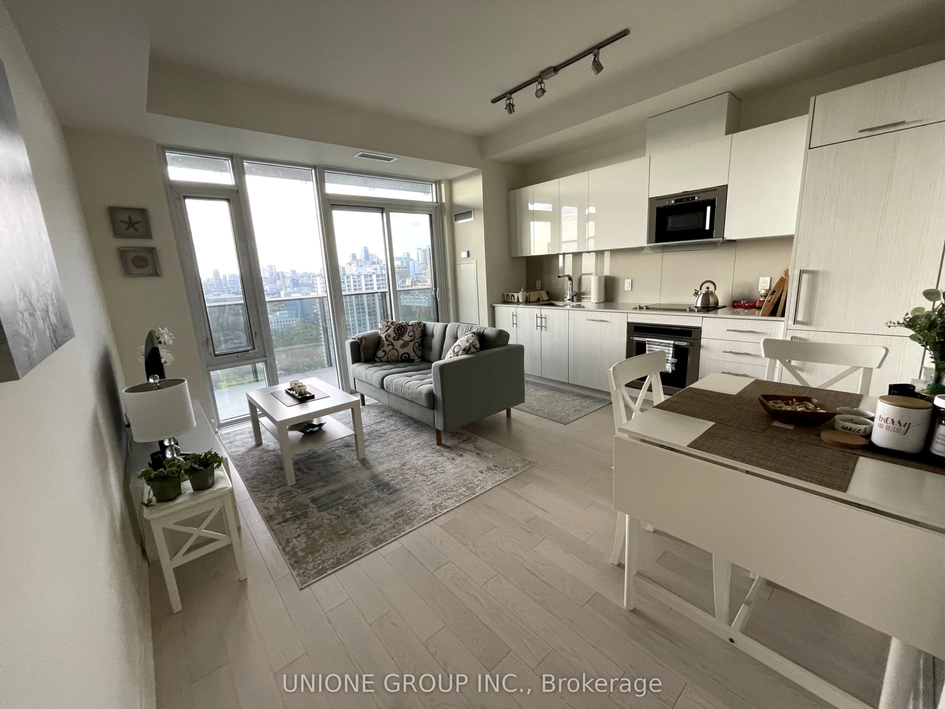 330 richmond Street W, #2608