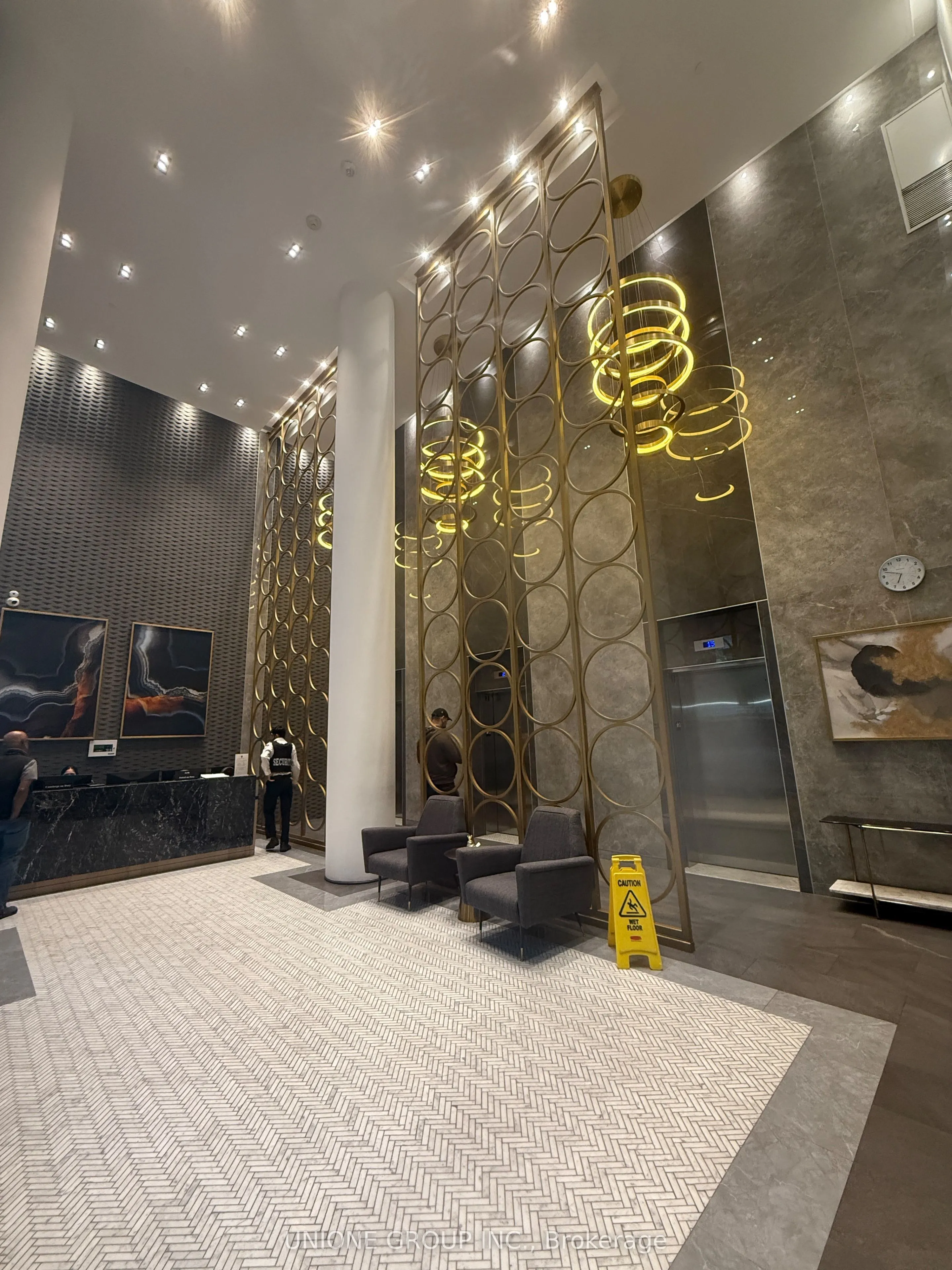 330 richmond Street W, #2608