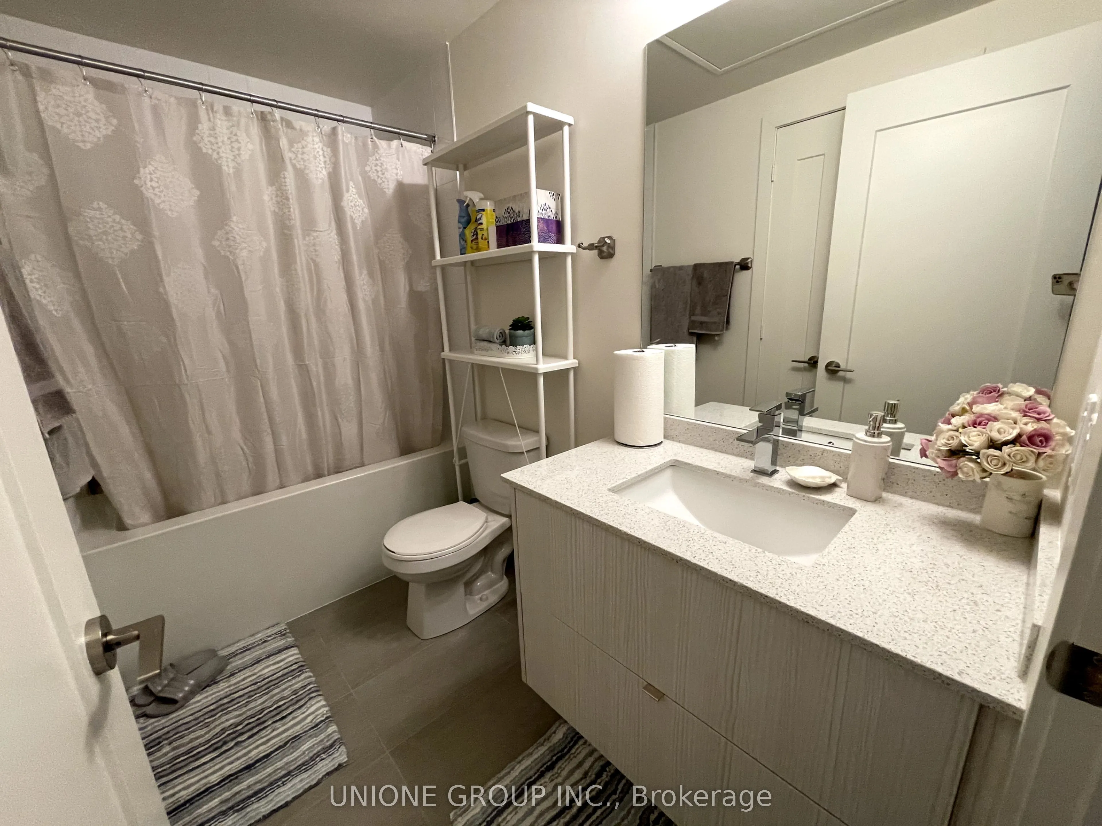 330 richmond Street W, #2608