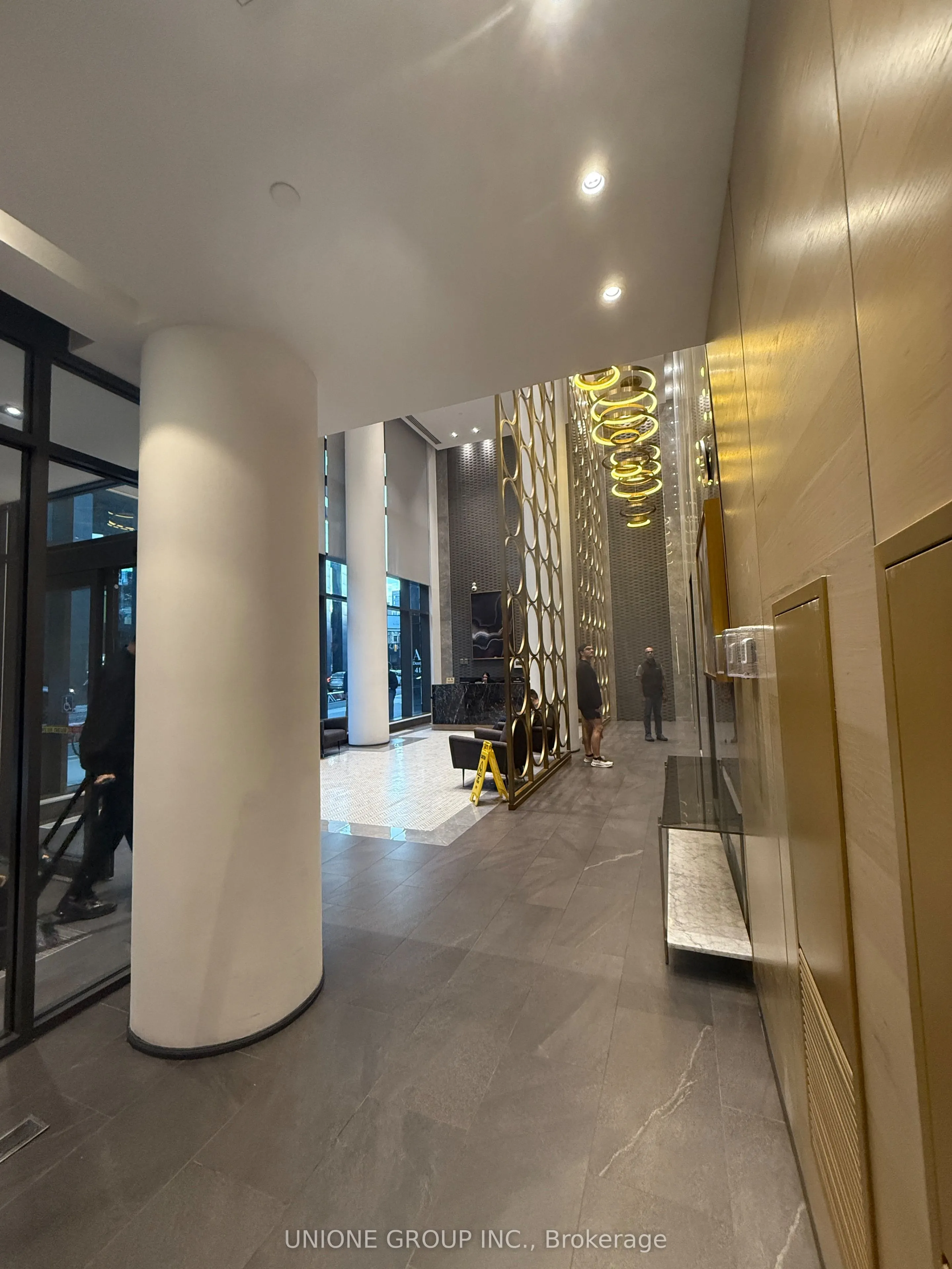 330 richmond Street W, #2608