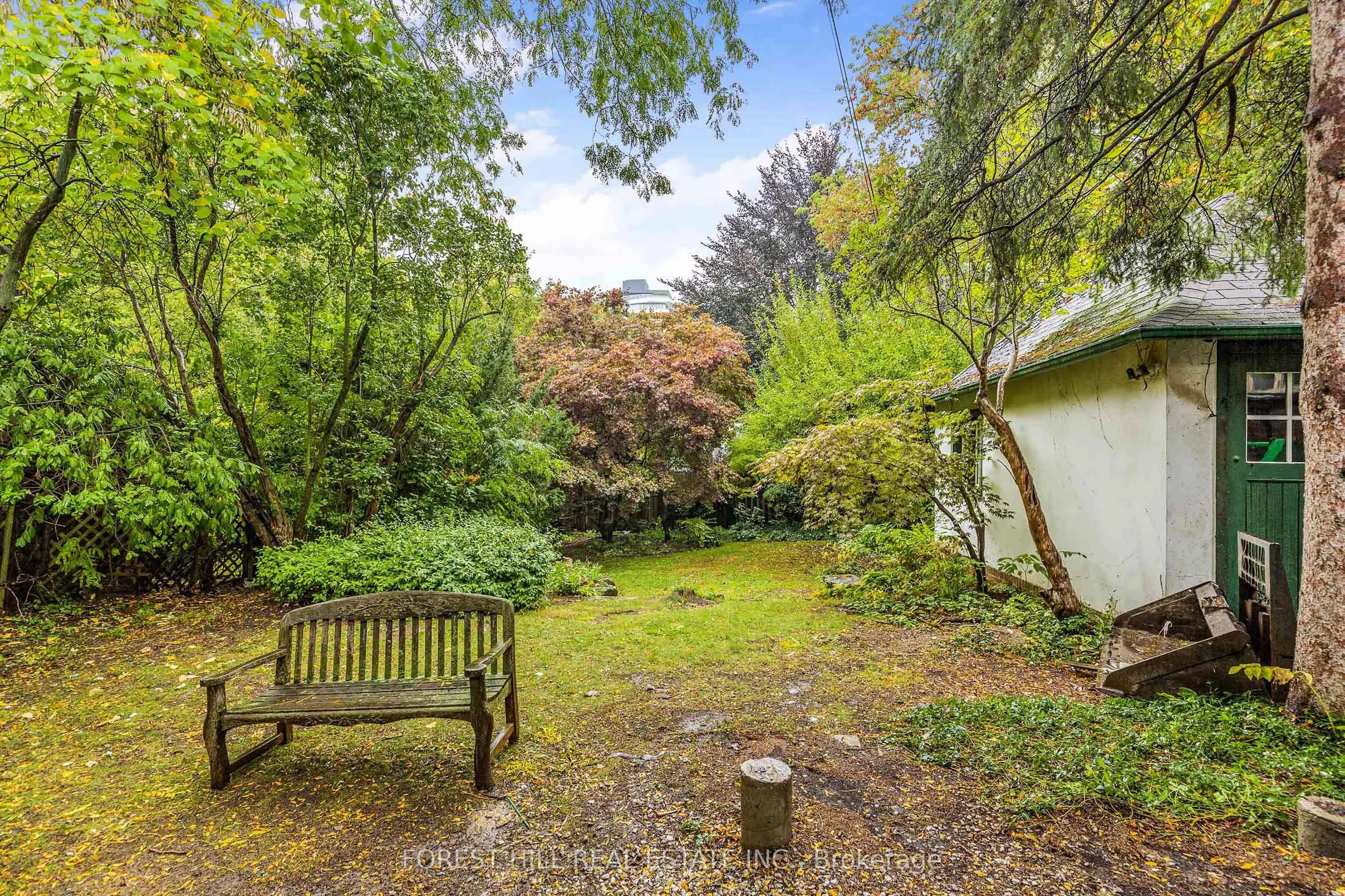 116 Manor Road E, #Lower