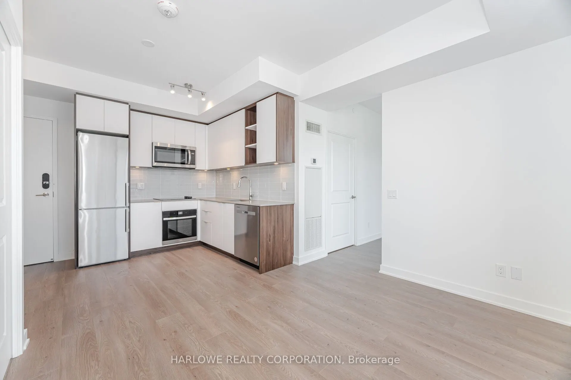 543 Richmond Street W, #1408
