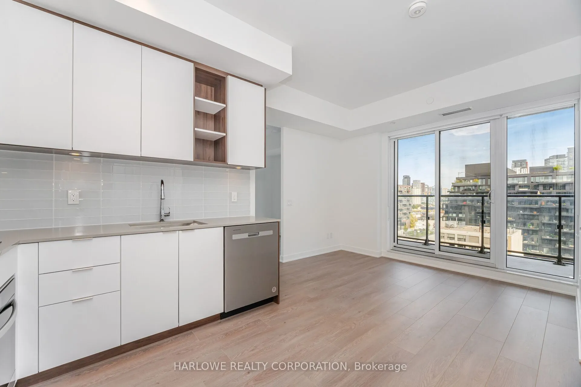 543 Richmond Street W, #1408
